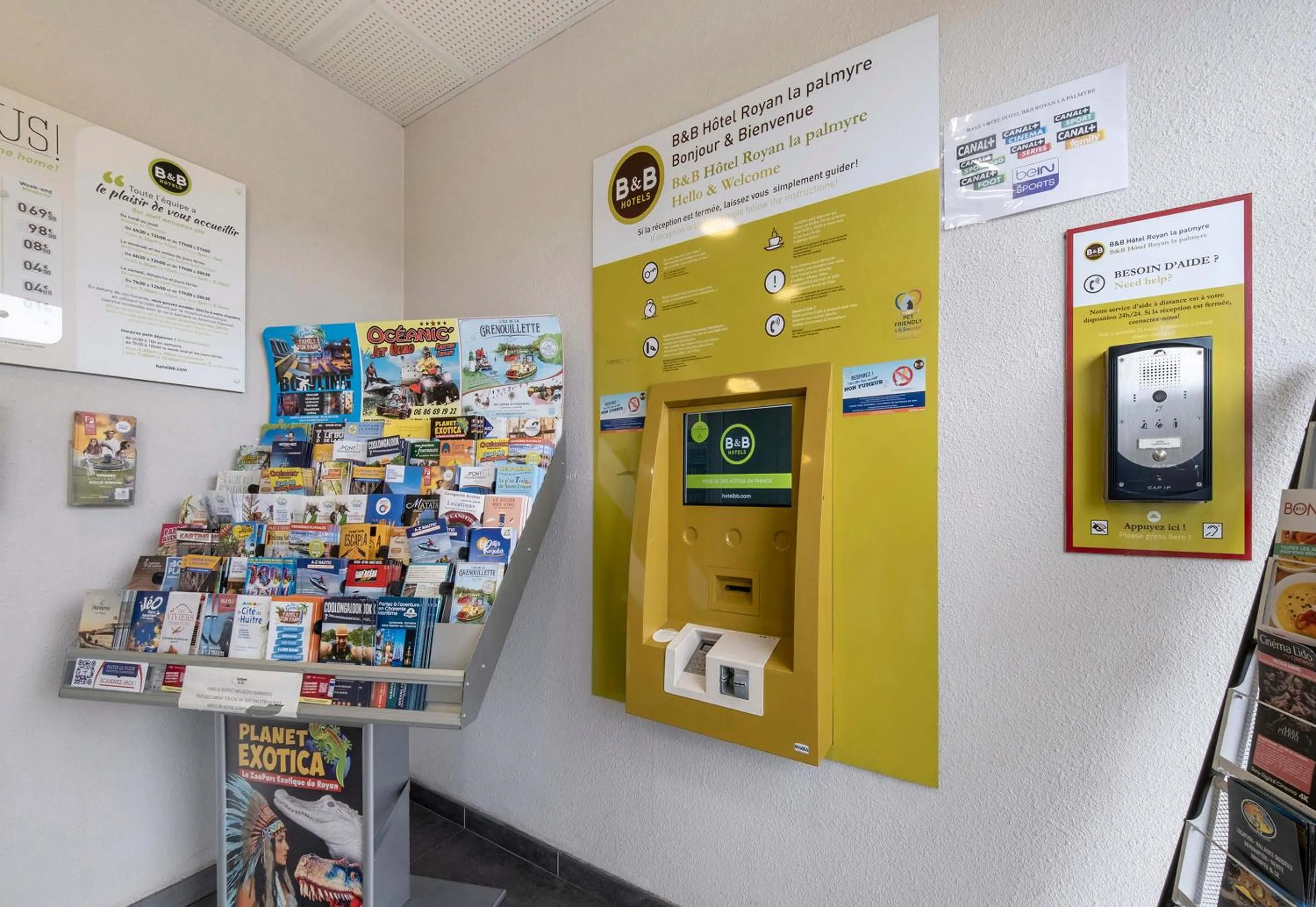 Facade/entrance in B&B HOTEL Royan La Palmyre