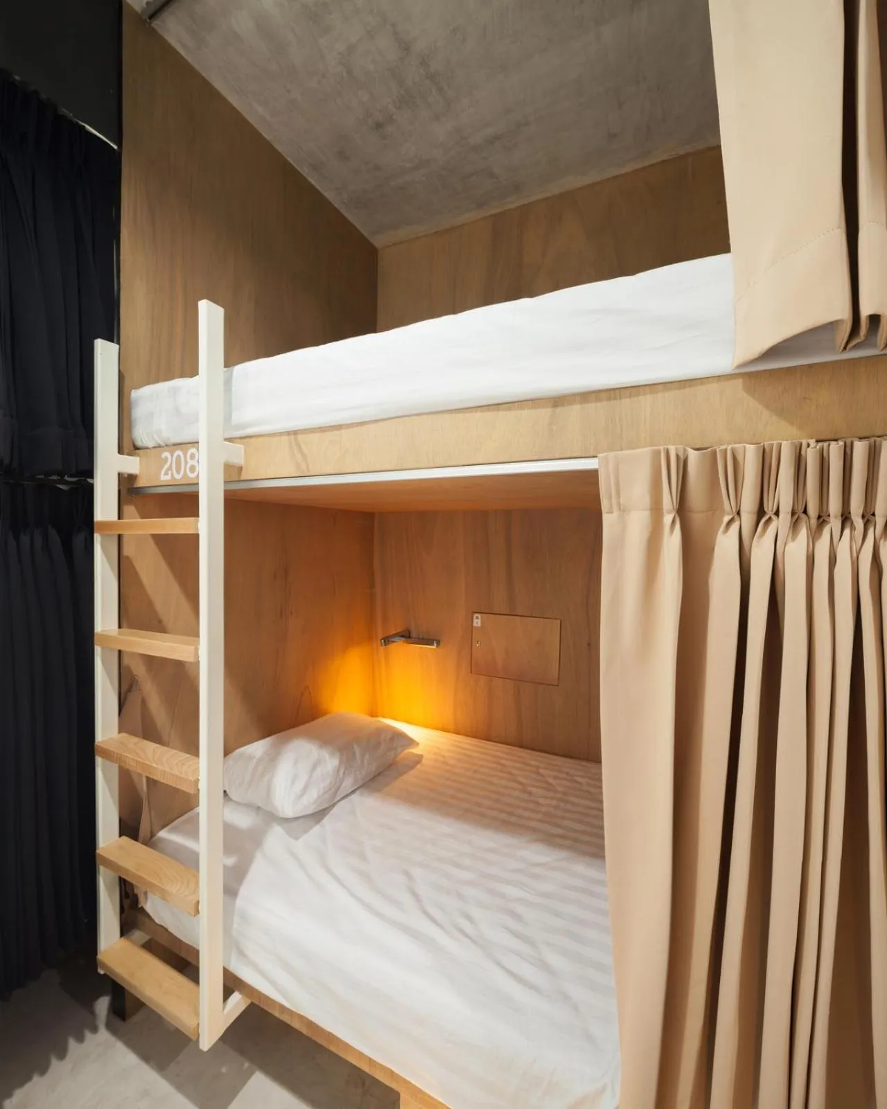 bunk bed, Bed in BoB Hostel บ็อบโฮสเทล