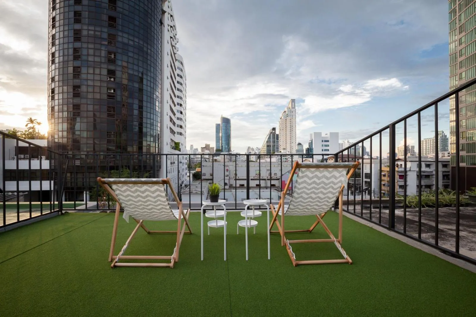 Balcony/Terrace in BoB Hostel บ็อบโฮสเทล