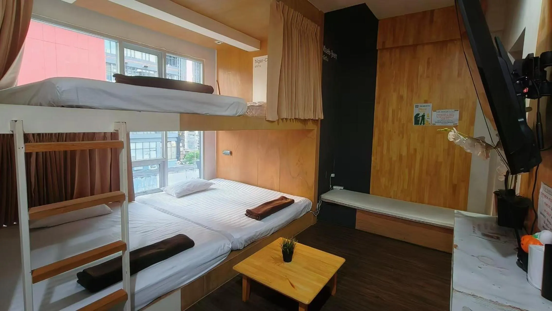 Photo of the whole room, Bed in BoB Hostel บ็อบโฮสเทล
