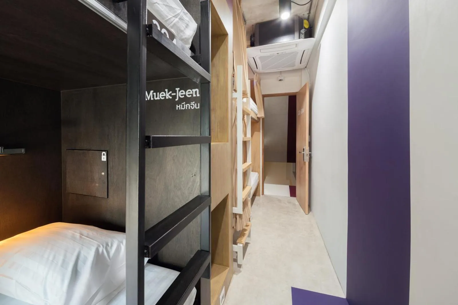 bunk bed, Bed in BoB Hostel บ็อบโฮสเทล