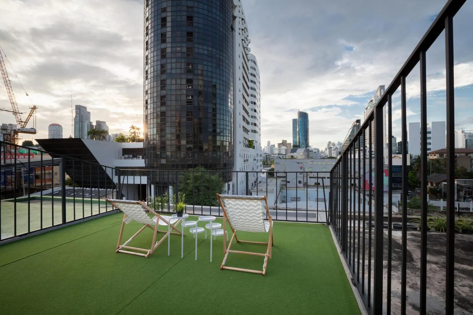Balcony/Terrace in BoB Hostel บ็อบโฮสเทล