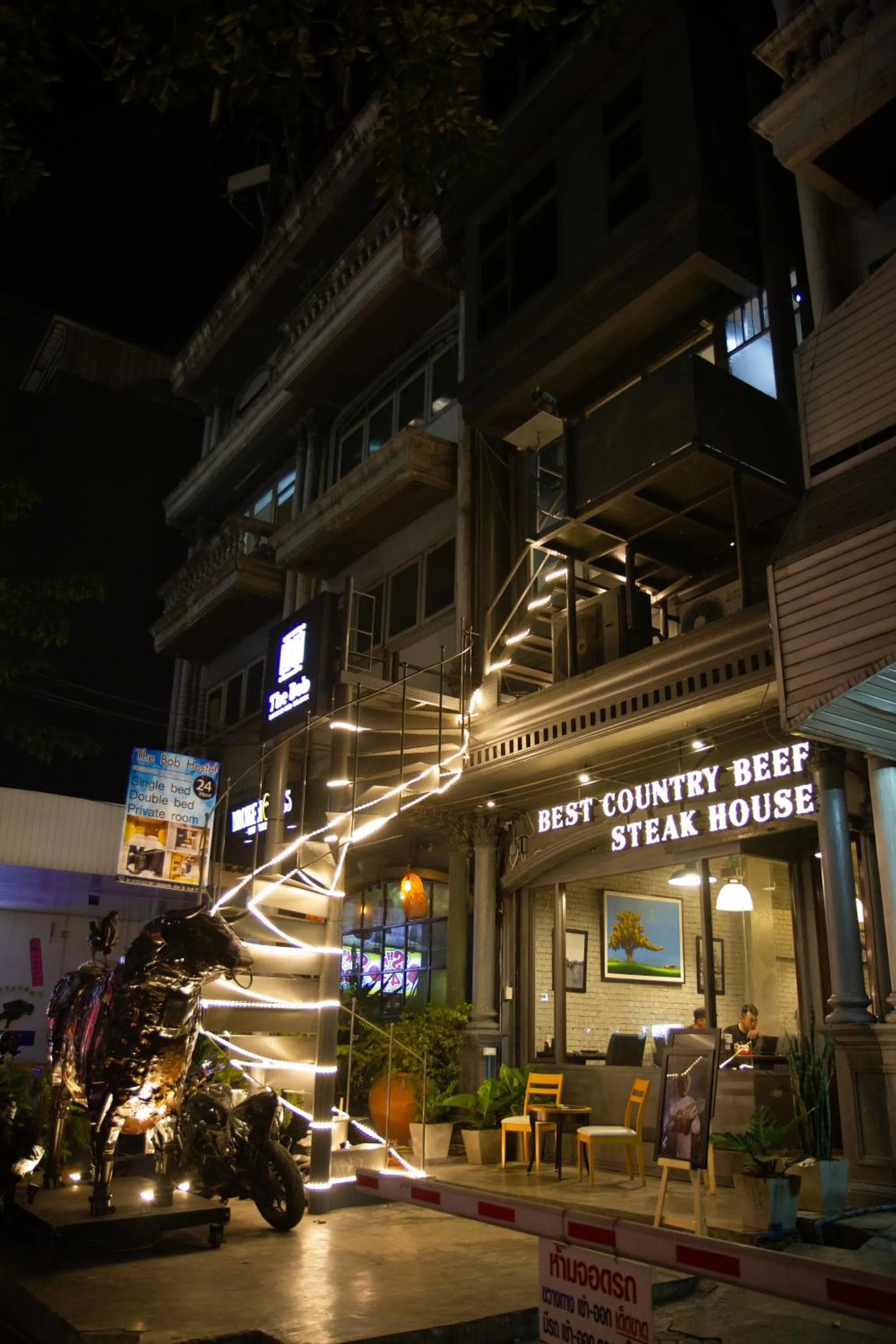 Property building in BoB Hostel บ็อบโฮสเทล