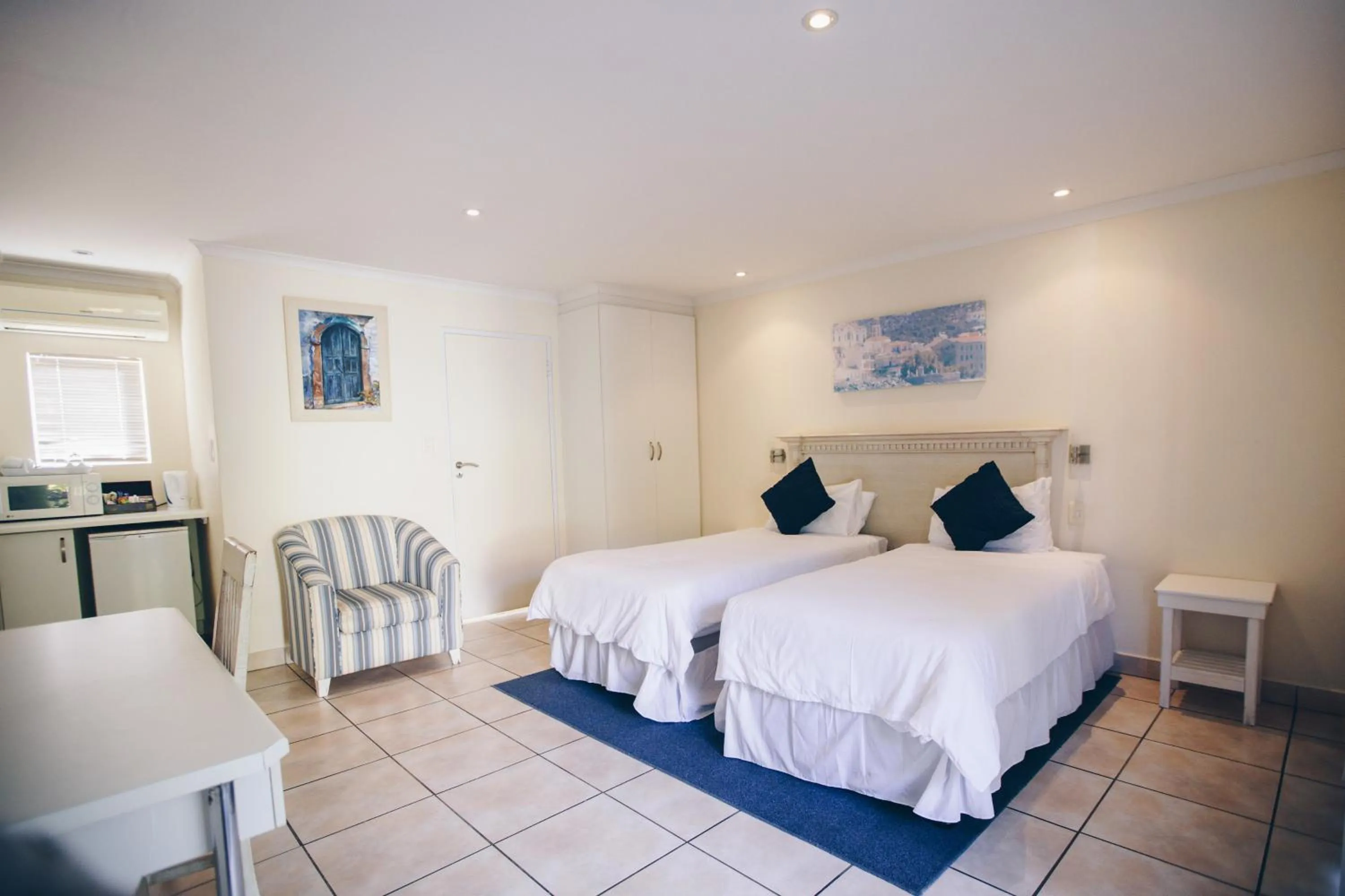 Bed in Santorini Guesthouse