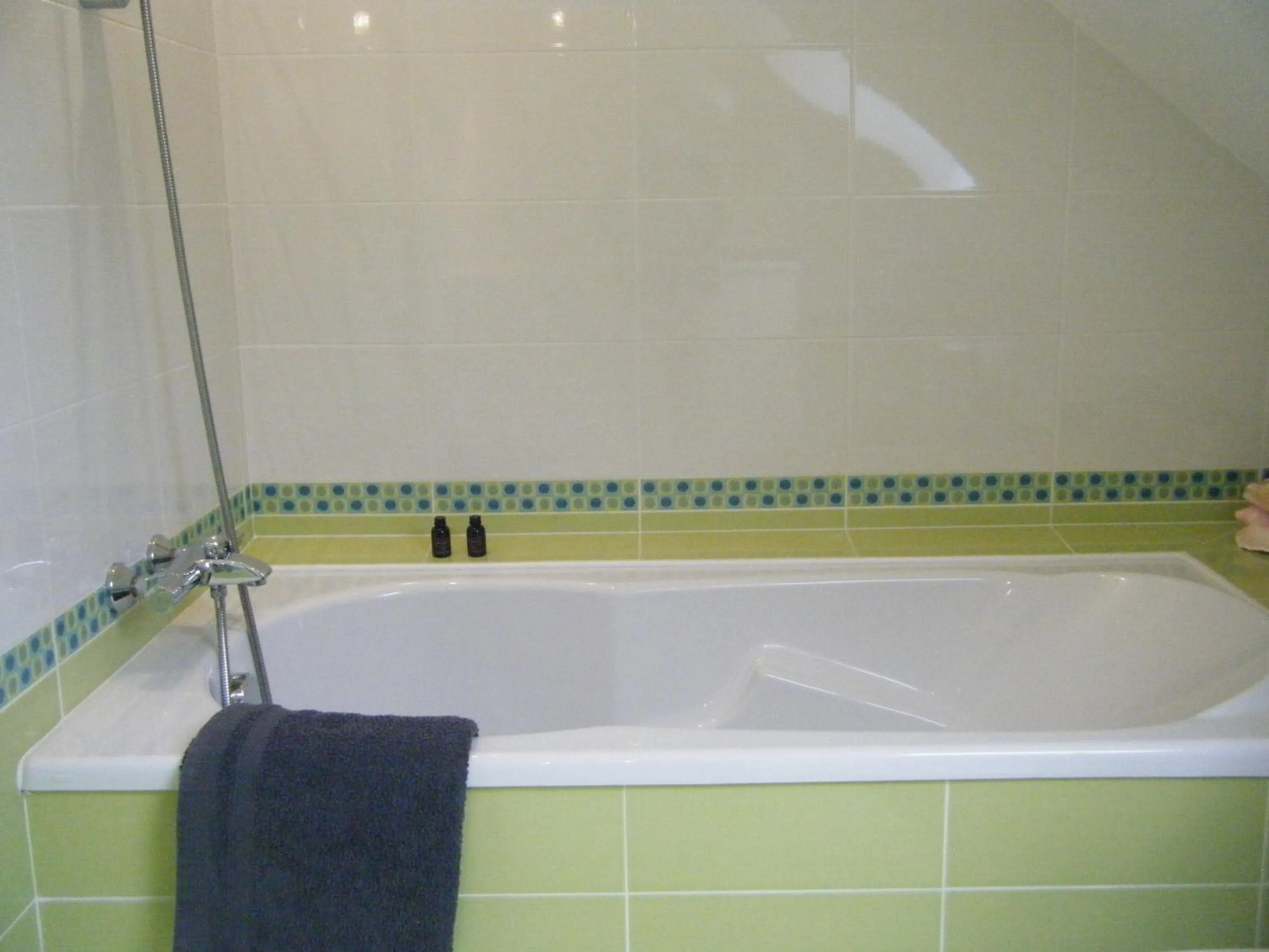 Bathroom in Les chambres du Manoir de Kerhel