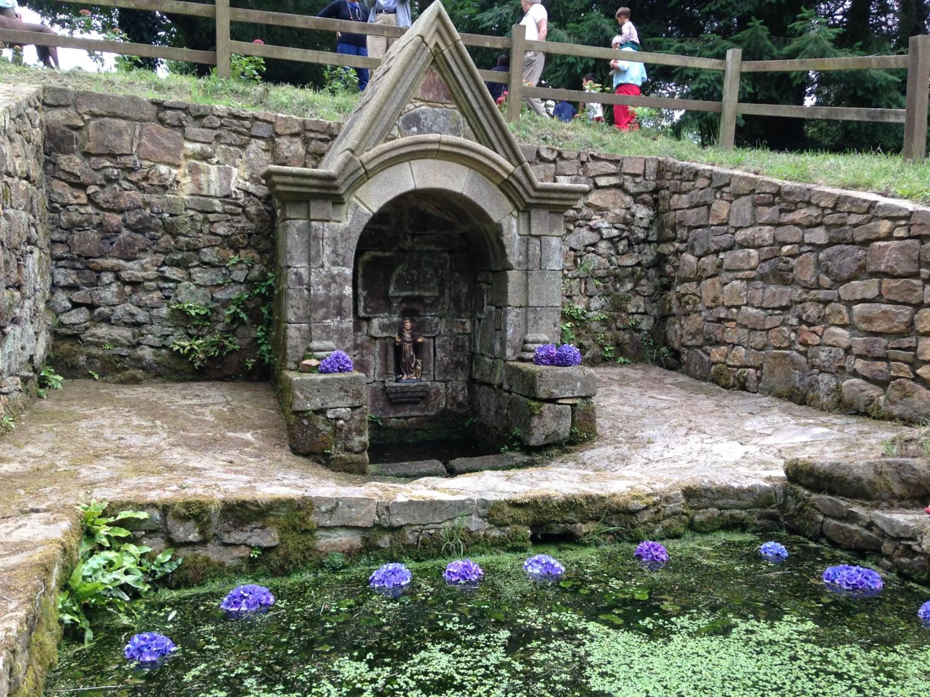 Spring in Les chambres du Manoir de Kerhel