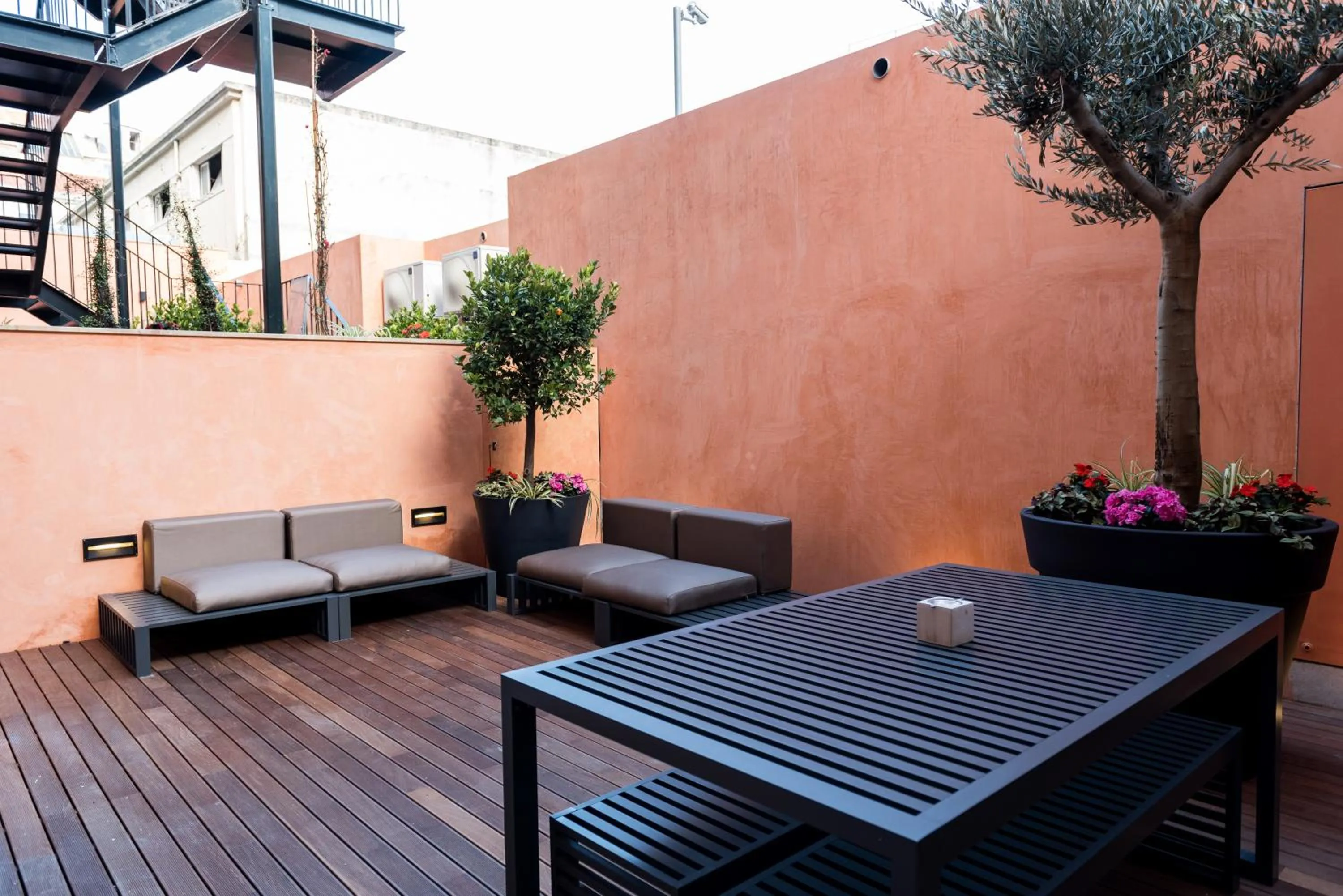 Garden in Flora Chiado Apartments