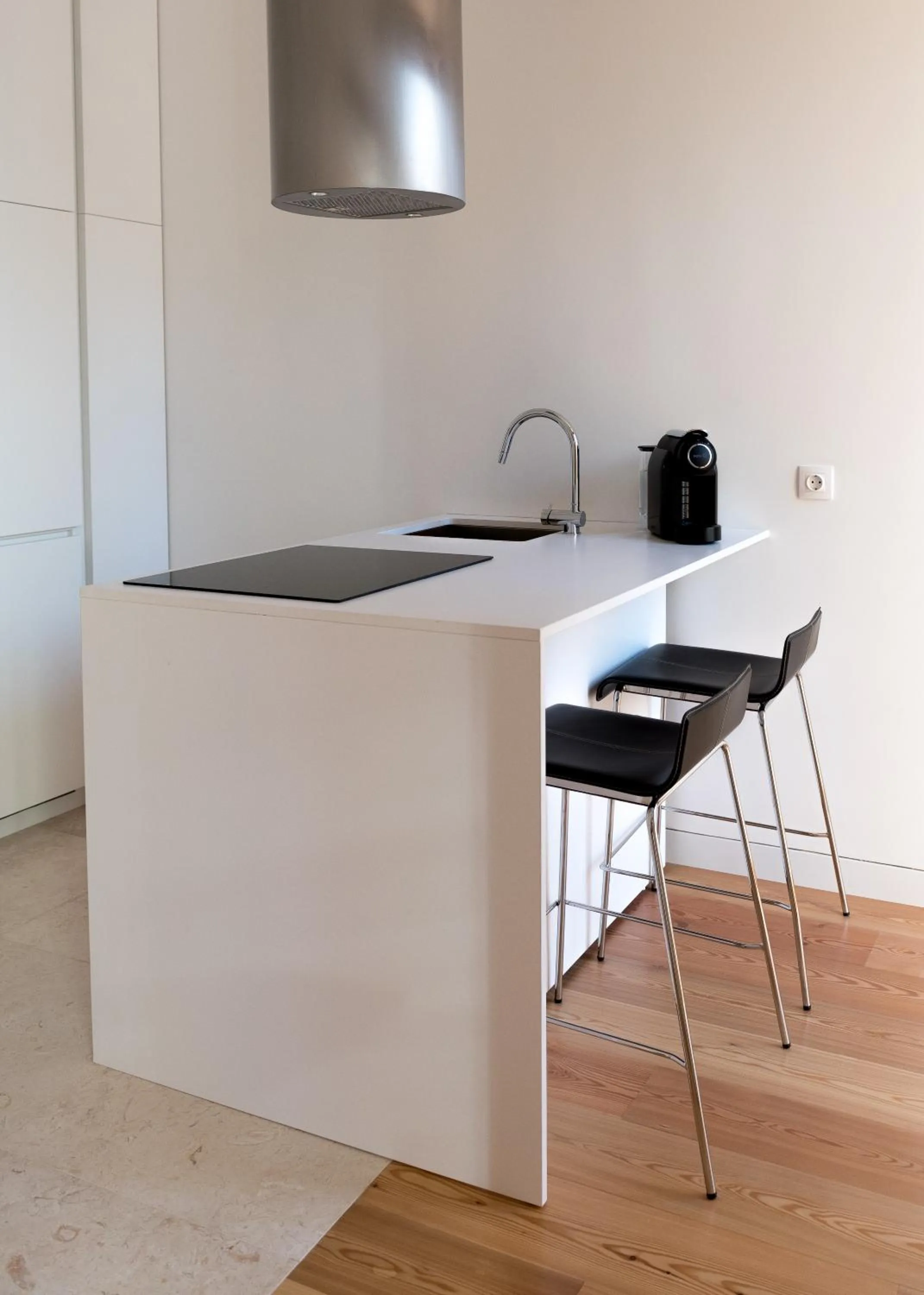 Kitchen or kitchenette in Flora Chiado Apartments