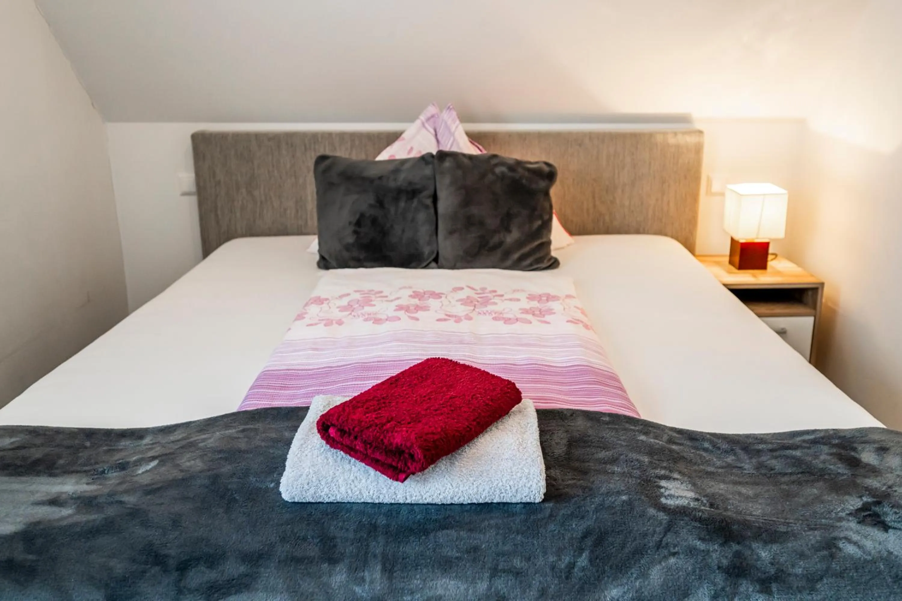 Bed in Die Schlafstube - Bed & Breakfast