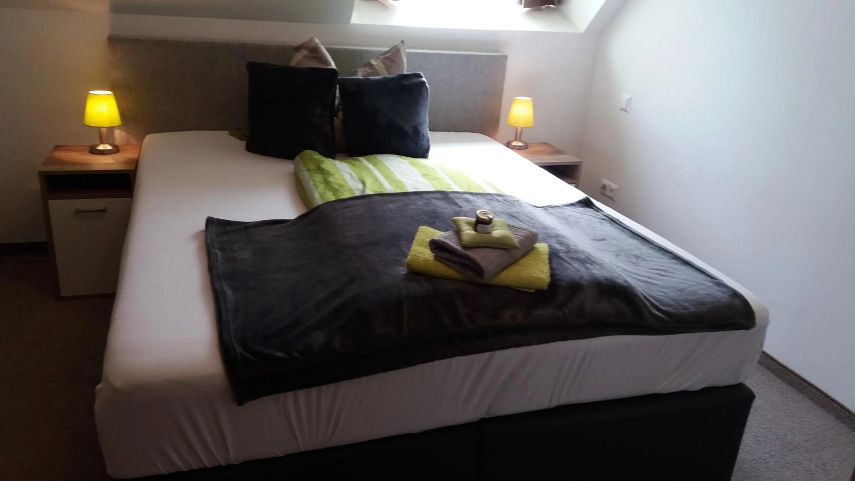 Bed in Die Schlafstube - Bed & Breakfast