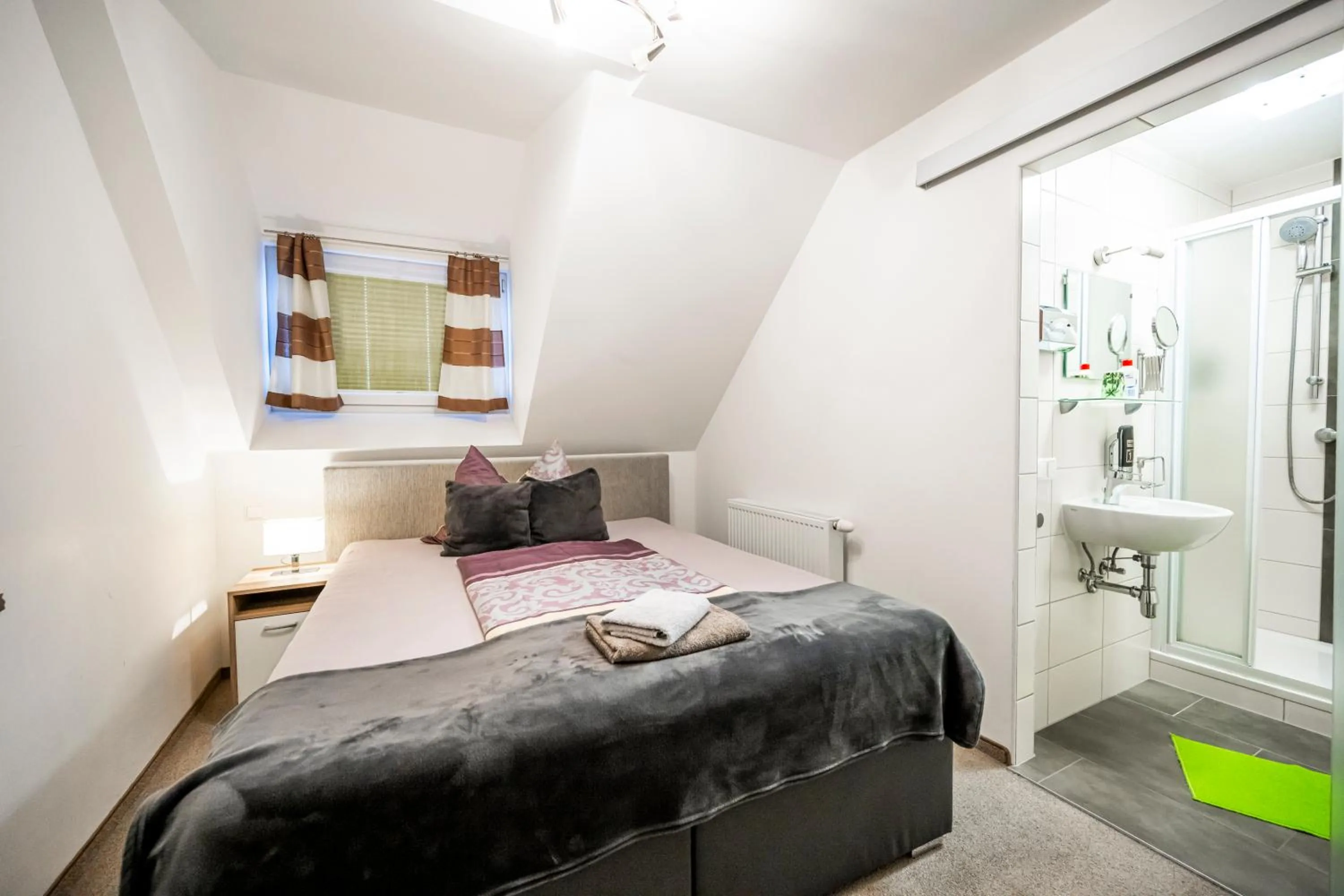 Bed in Die Schlafstube - Bed & Breakfast