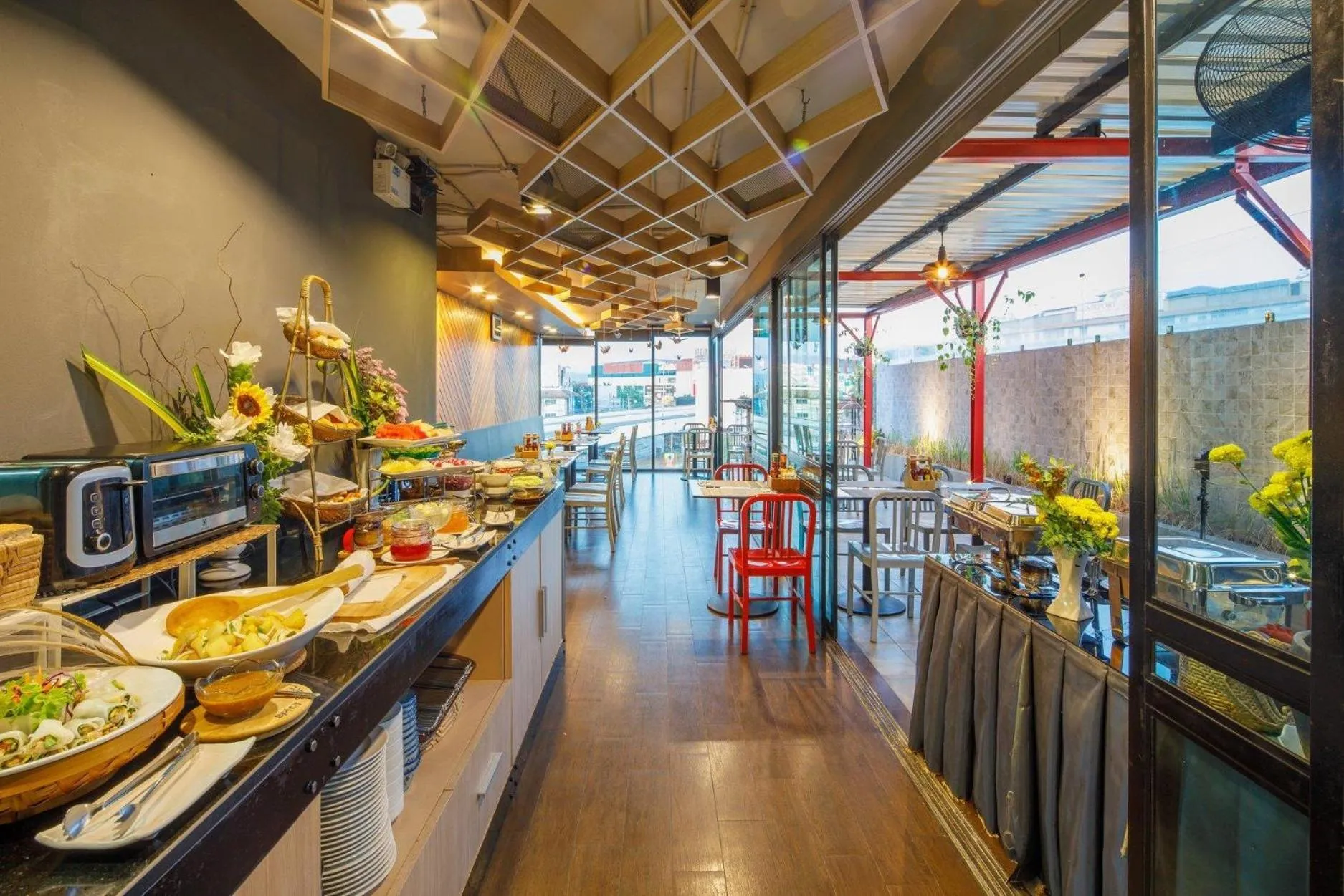 Food and drinks in WE Terminal Hotel