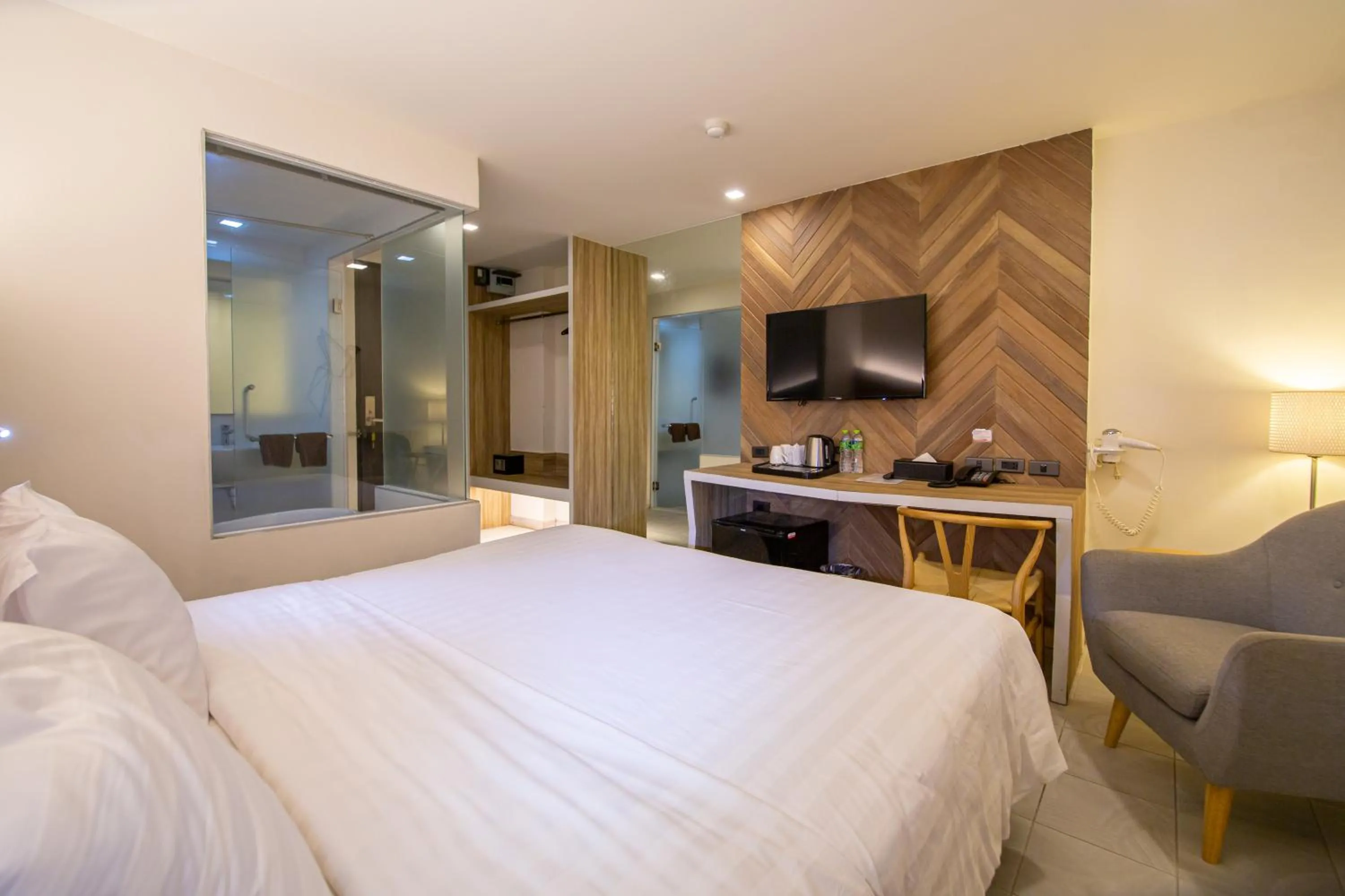 TV and multimedia, Bed in WE Terminal Hotel