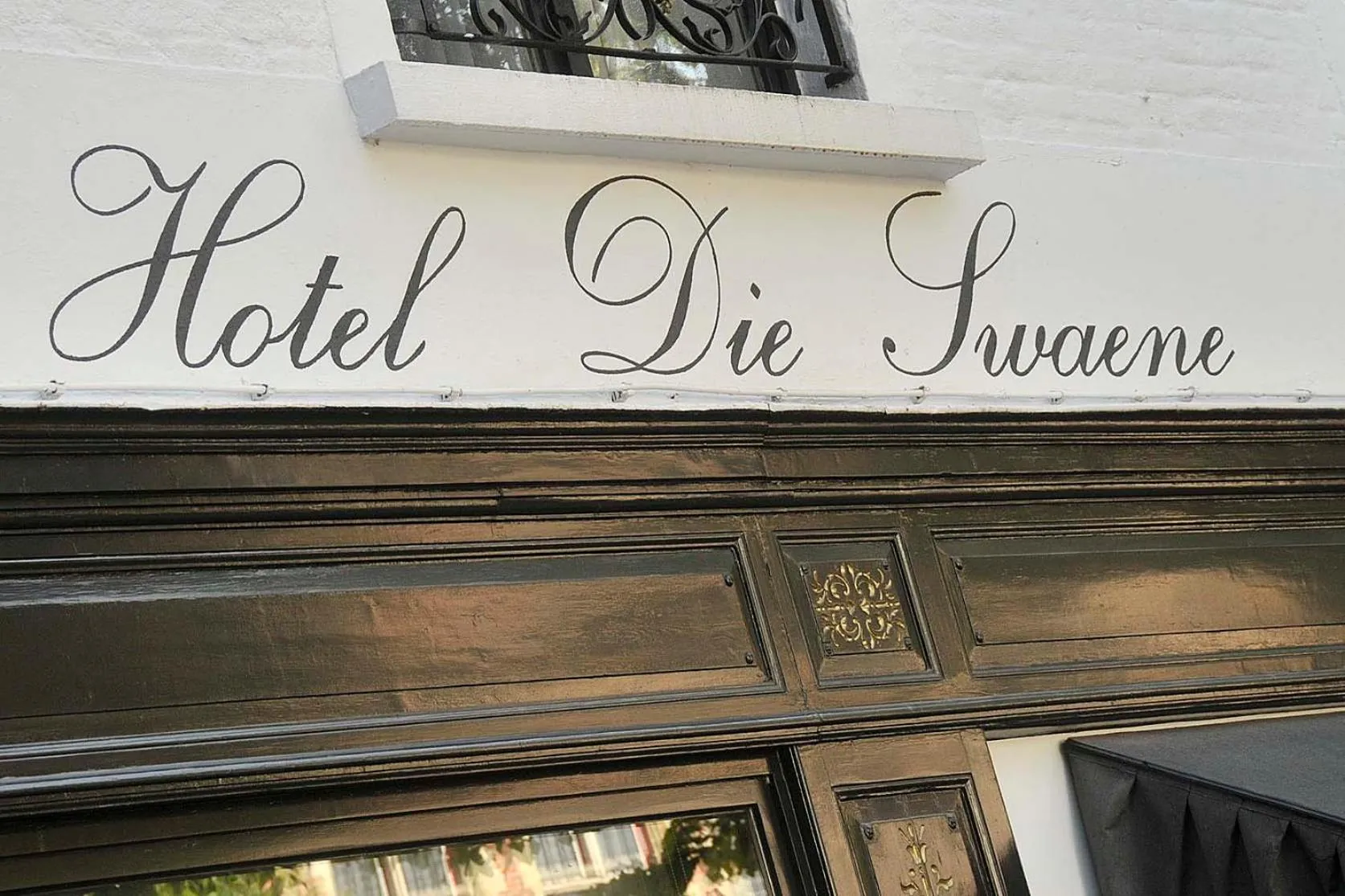 Facade/entrance in Boutique Hotel Die Swaene