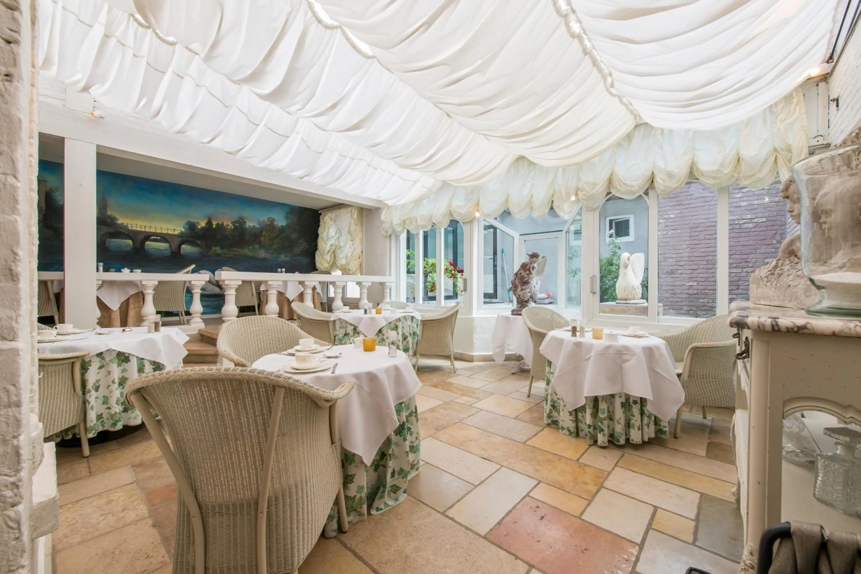 Restaurant/places to eat in Boutique Hotel Die Swaene