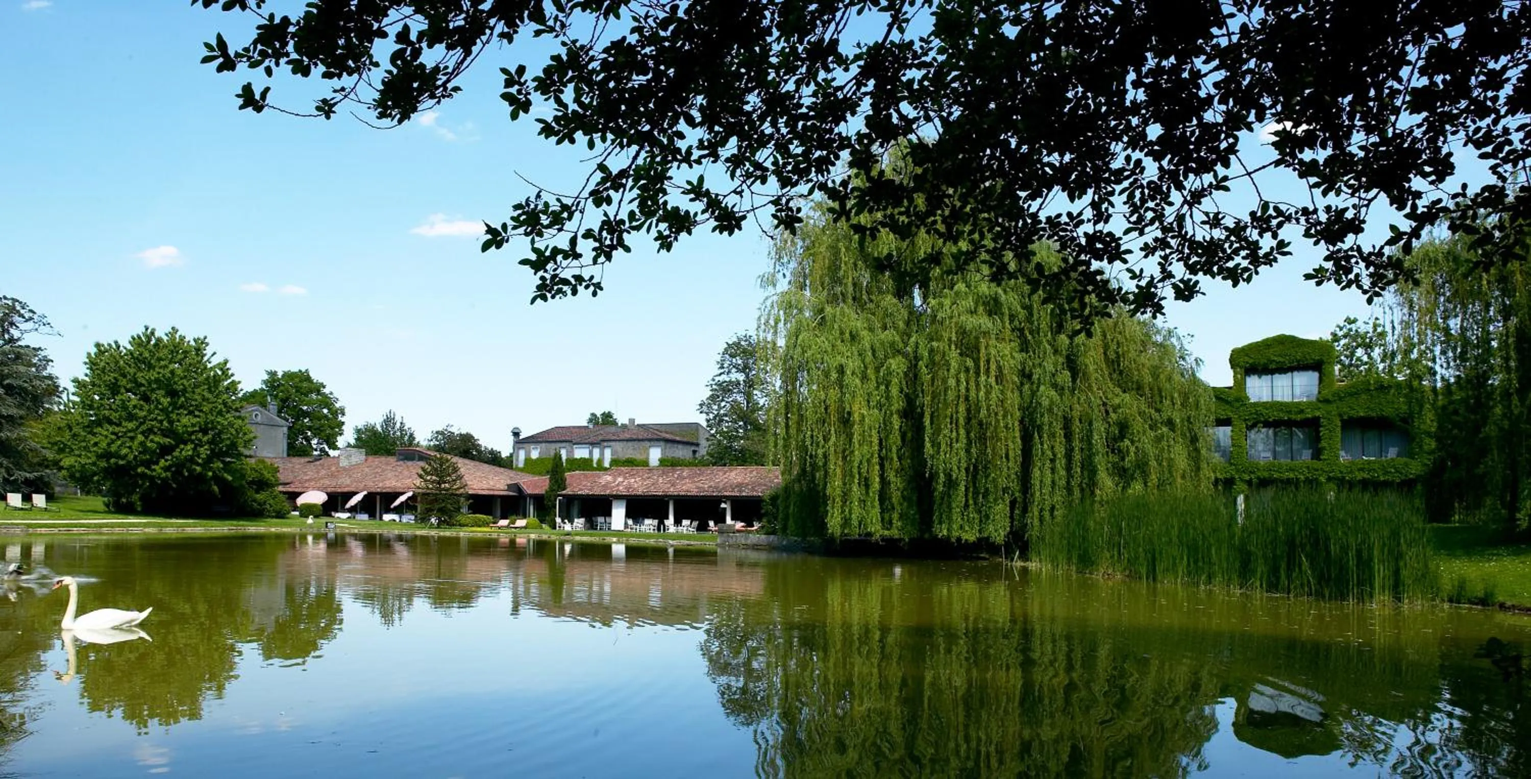 Facade/entrance in Relais du Bois Saint Georges - Hôtel de Charme