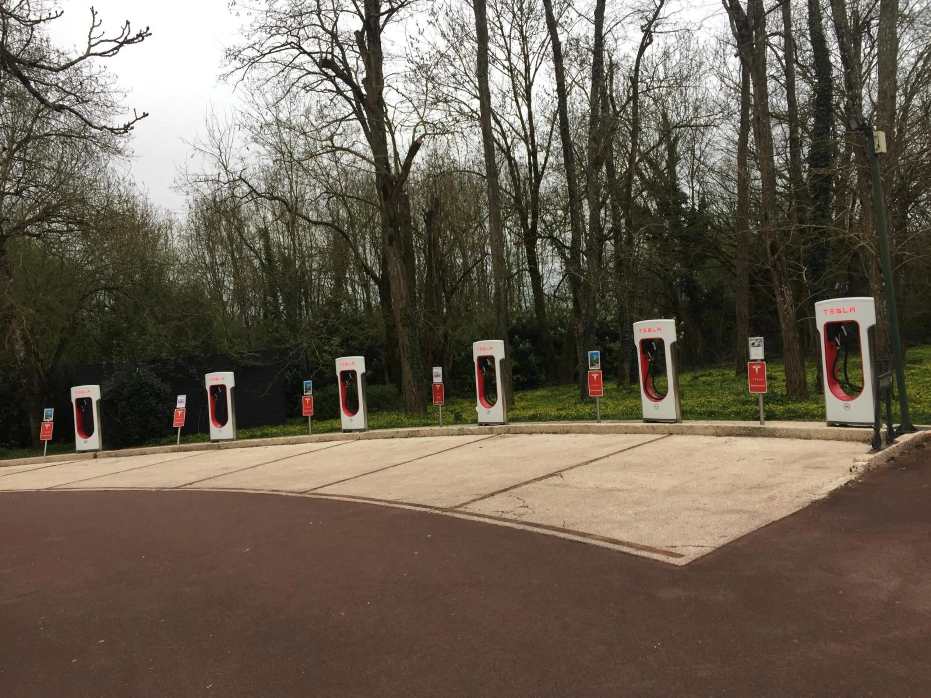 Parking in Relais du Bois Saint Georges - Hôtel de Charme