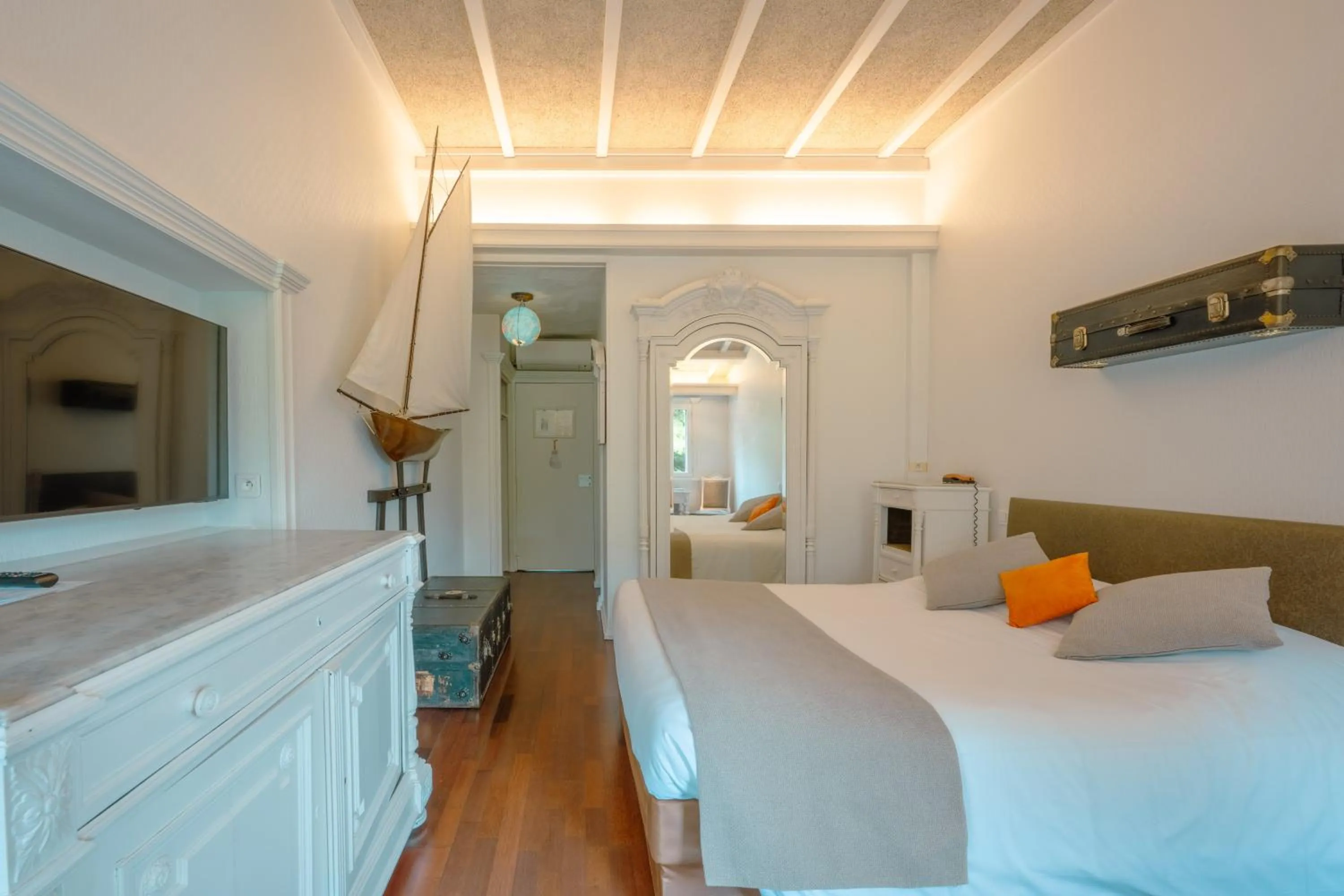 Bed in Relais du Bois Saint Georges - Hôtel de Charme