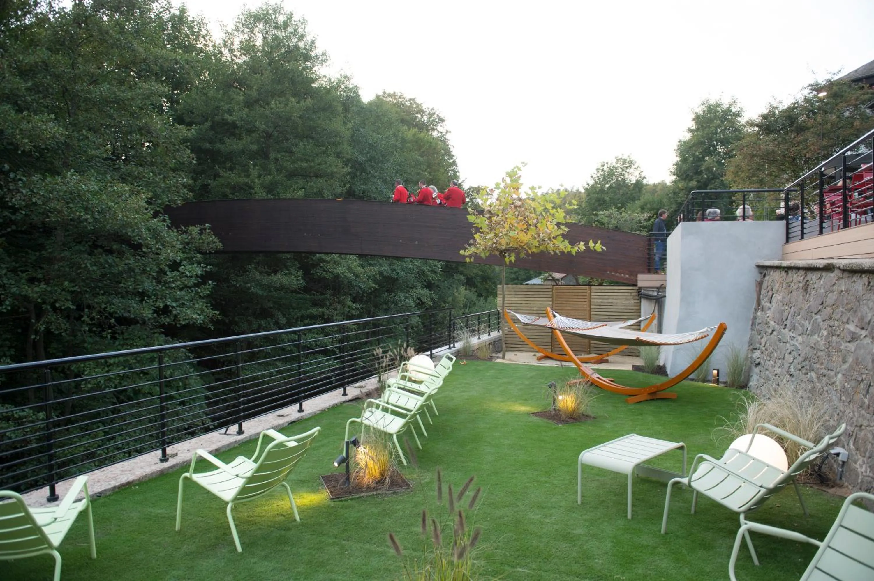 Patio in Hôtel Val de Poix- Logis Hôtel Restaurant