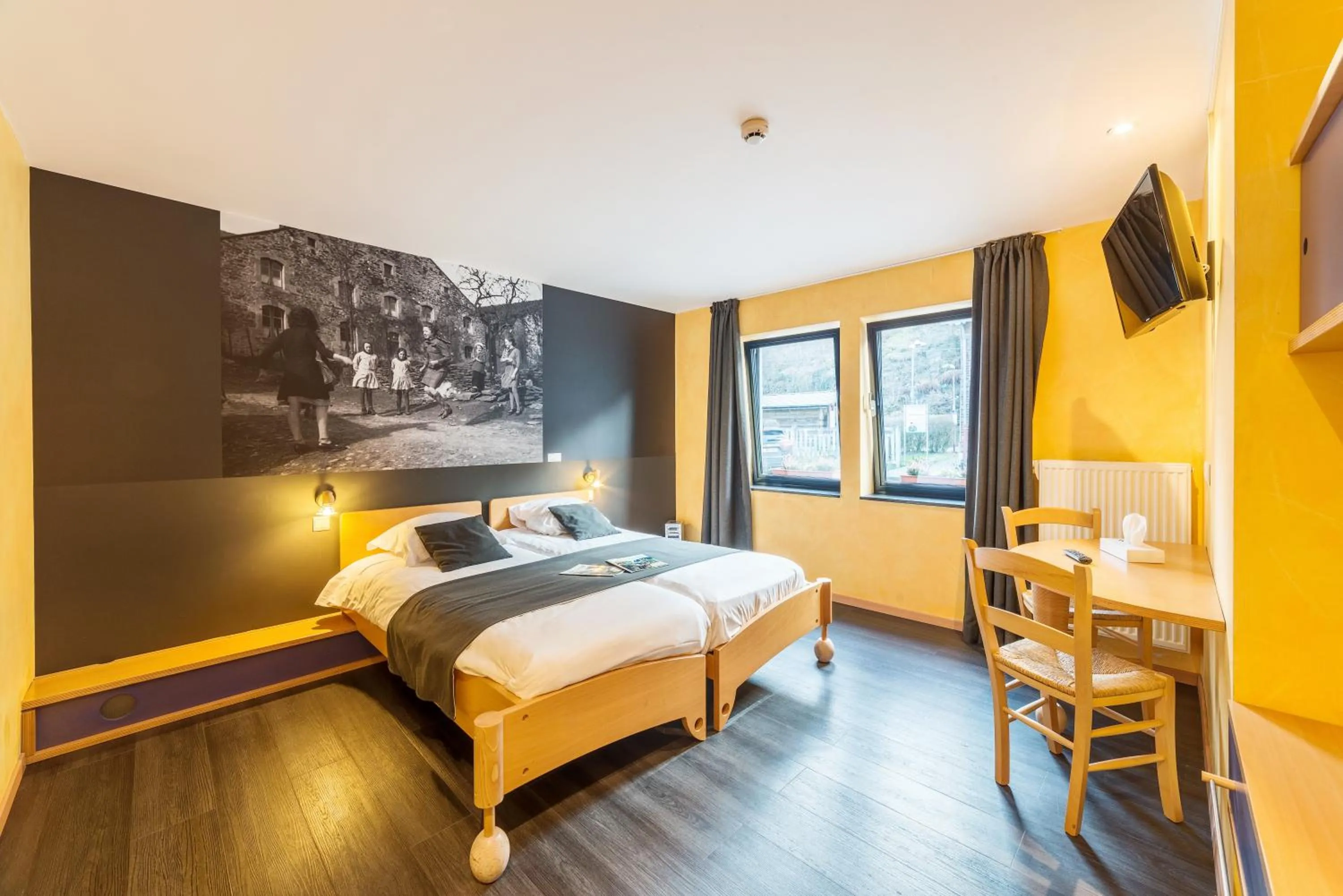 Bed in Hôtel Val de Poix- Logis Hôtel Restaurant