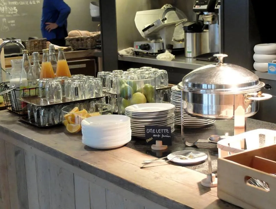 Food and drinks in Hôtel Val de Poix- Logis Hôtel Restaurant