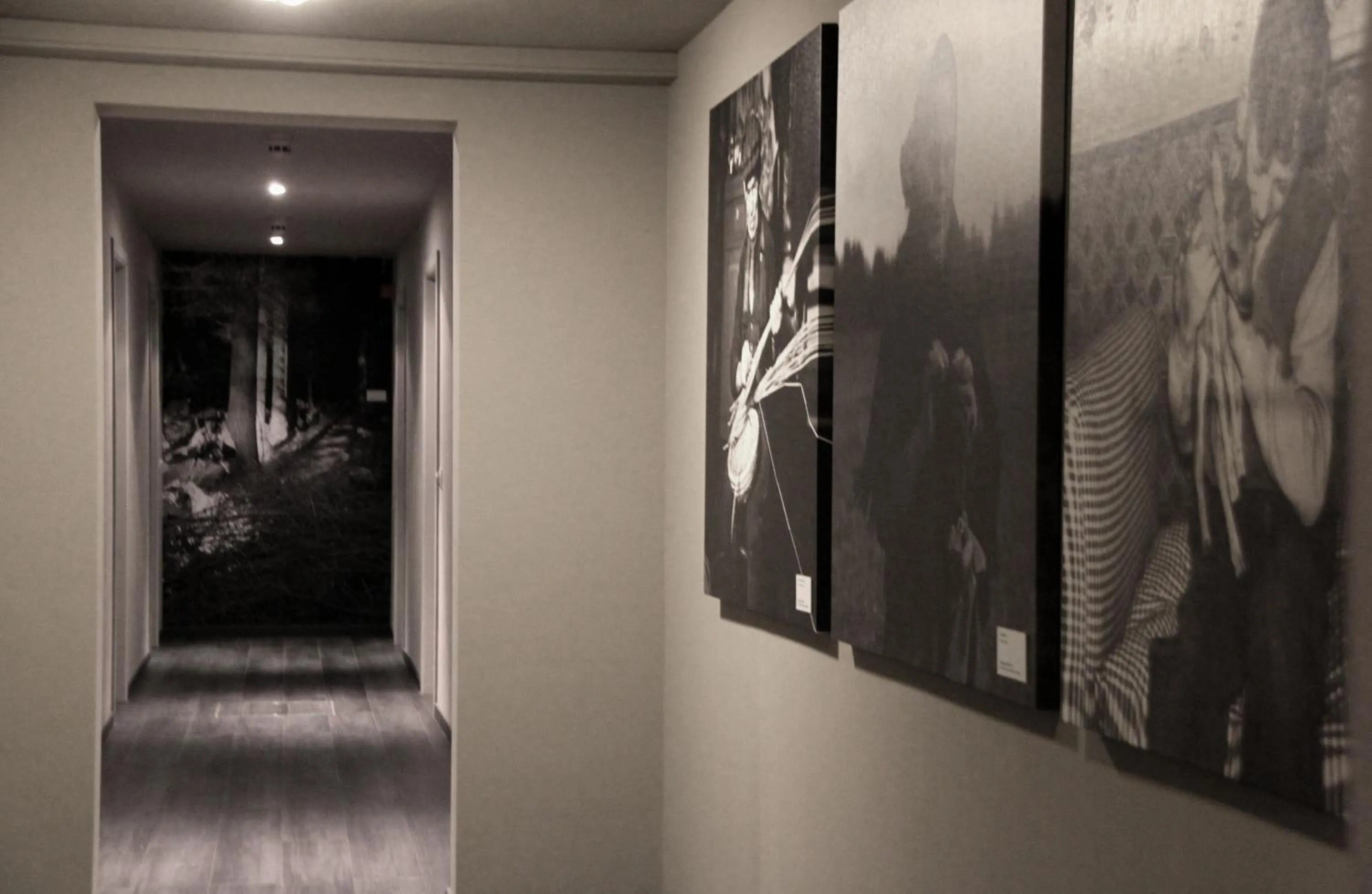 Decorative detail in Hôtel Val de Poix- Logis Hôtel Restaurant