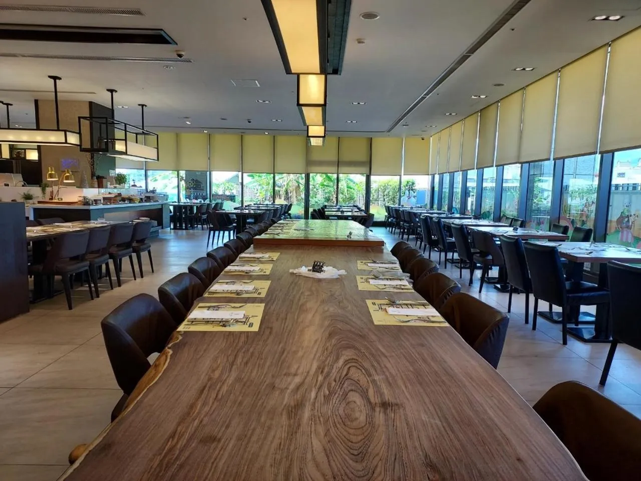 Restaurant/places to eat in Walden Hotel