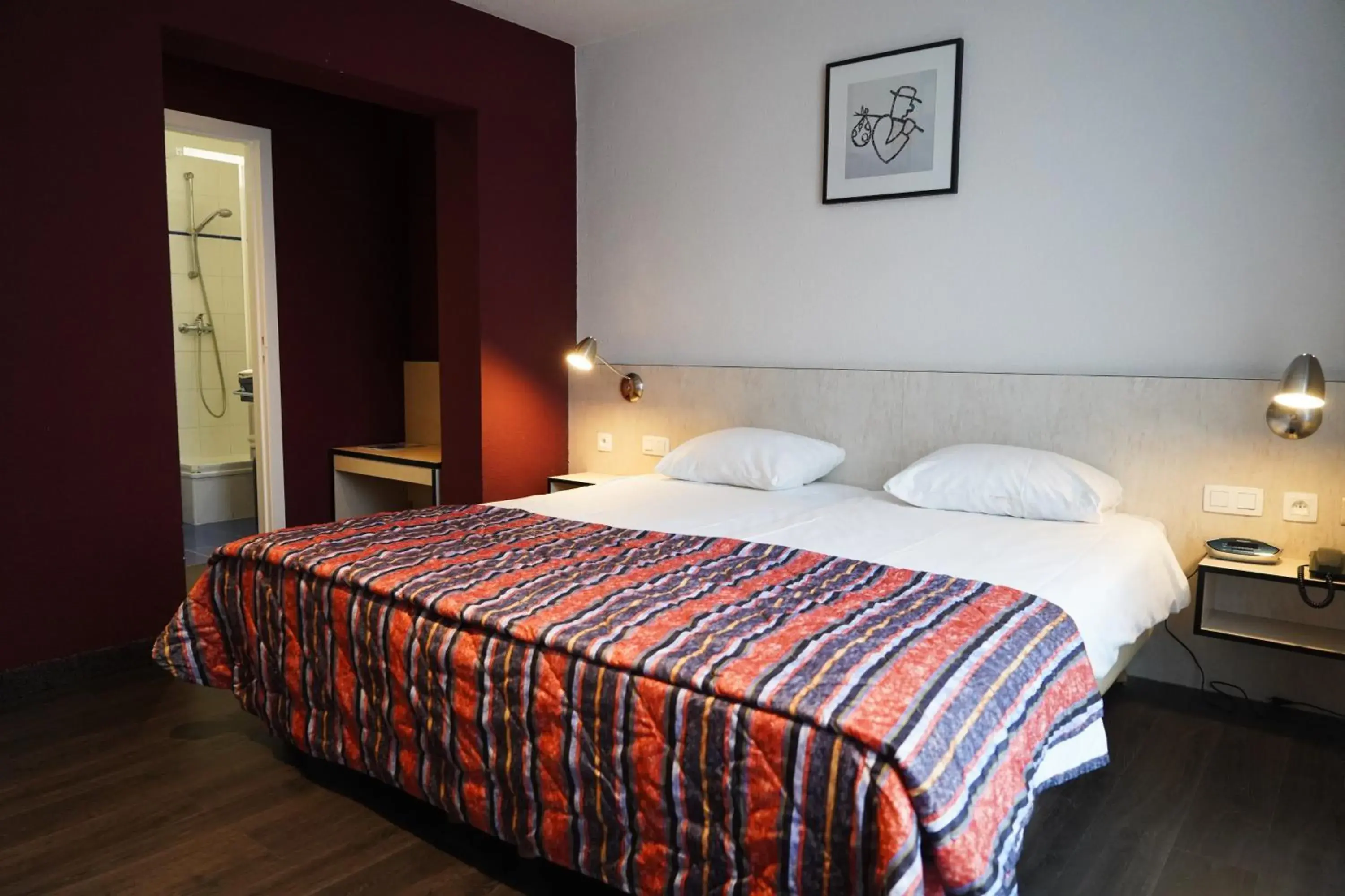 Small Double Room - single occupancy in Hotel Prins Boudewijn Small Double Room - single occupancy in Hotel Prins Boudewijn
