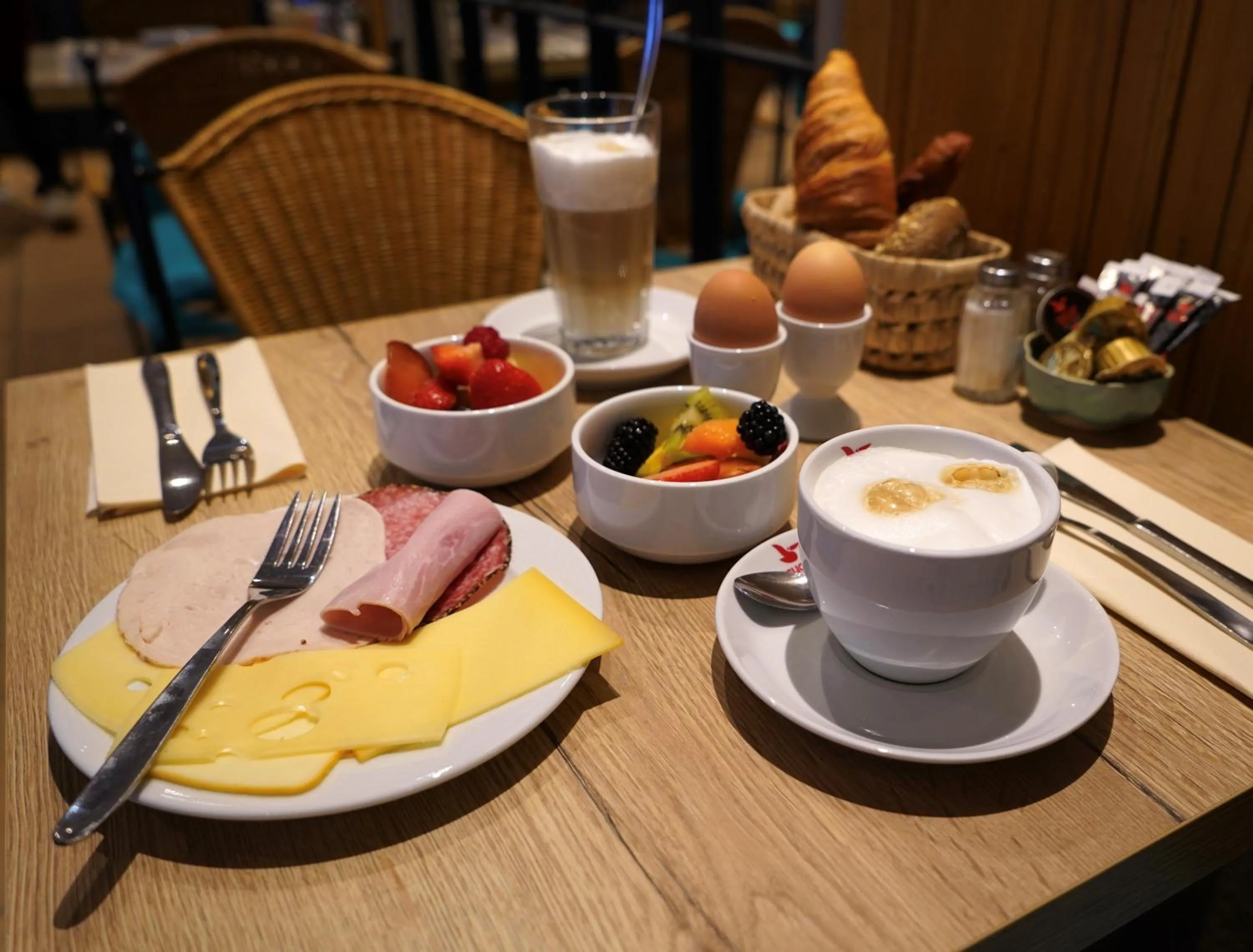 Buffet breakfast in Hotel Prins Boudewijn