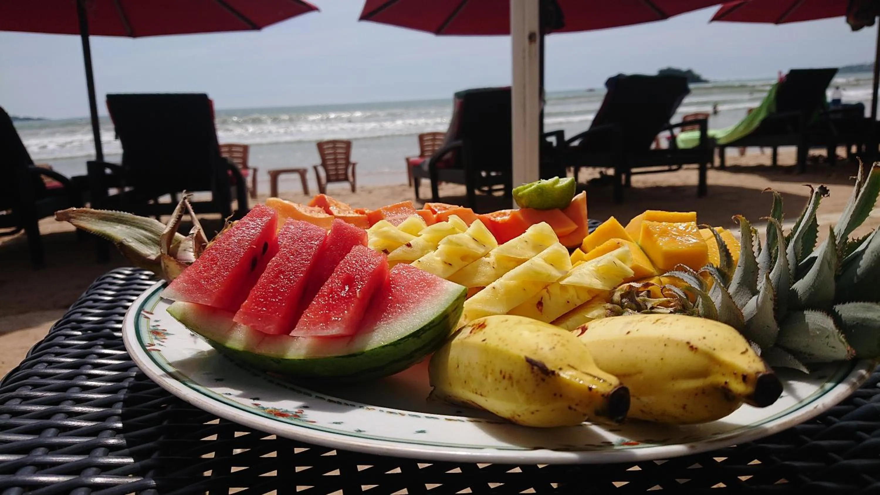 Breakfast in Samaru Beach House