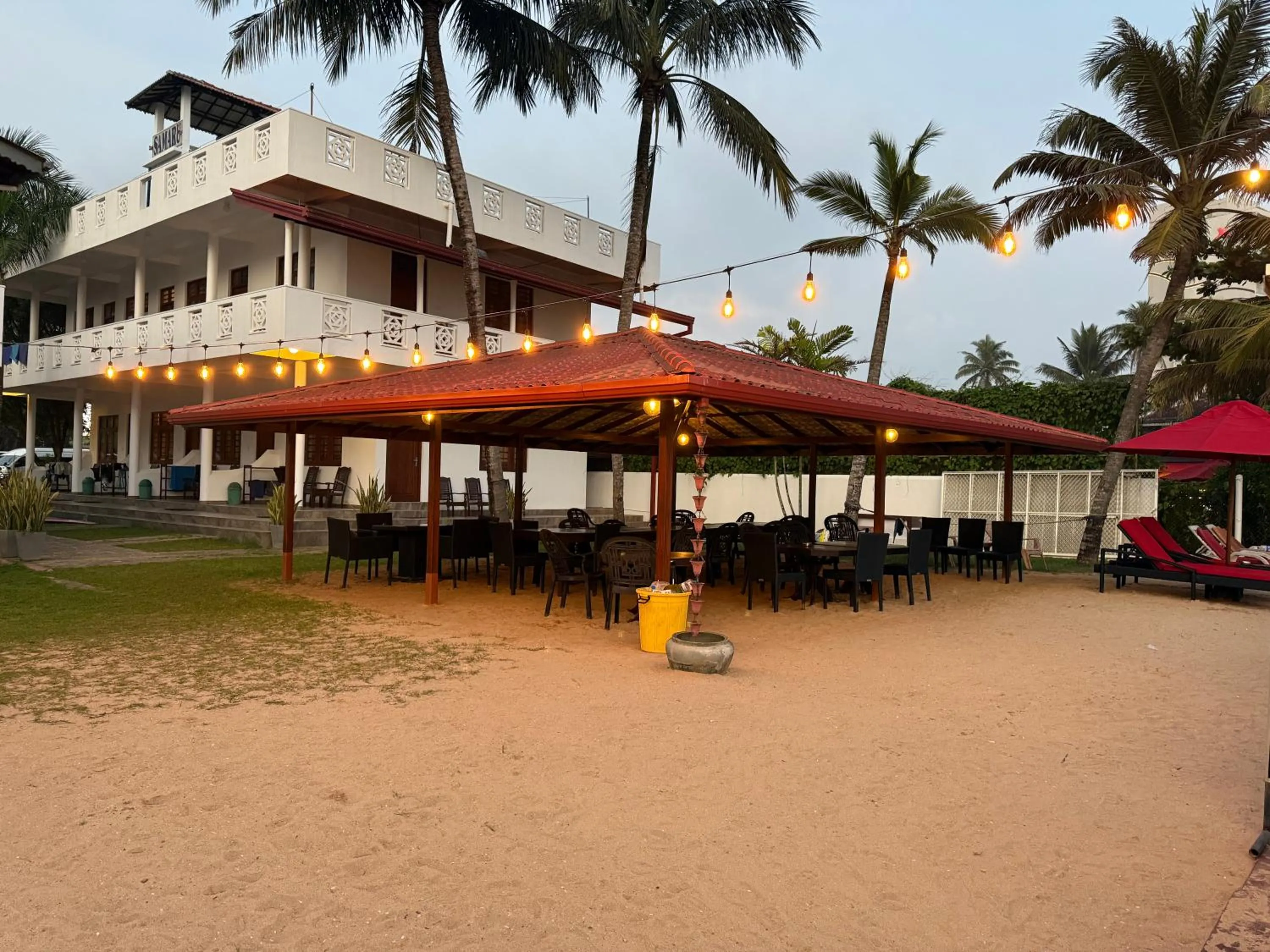 Restaurant/places to eat in Samaru Beach House