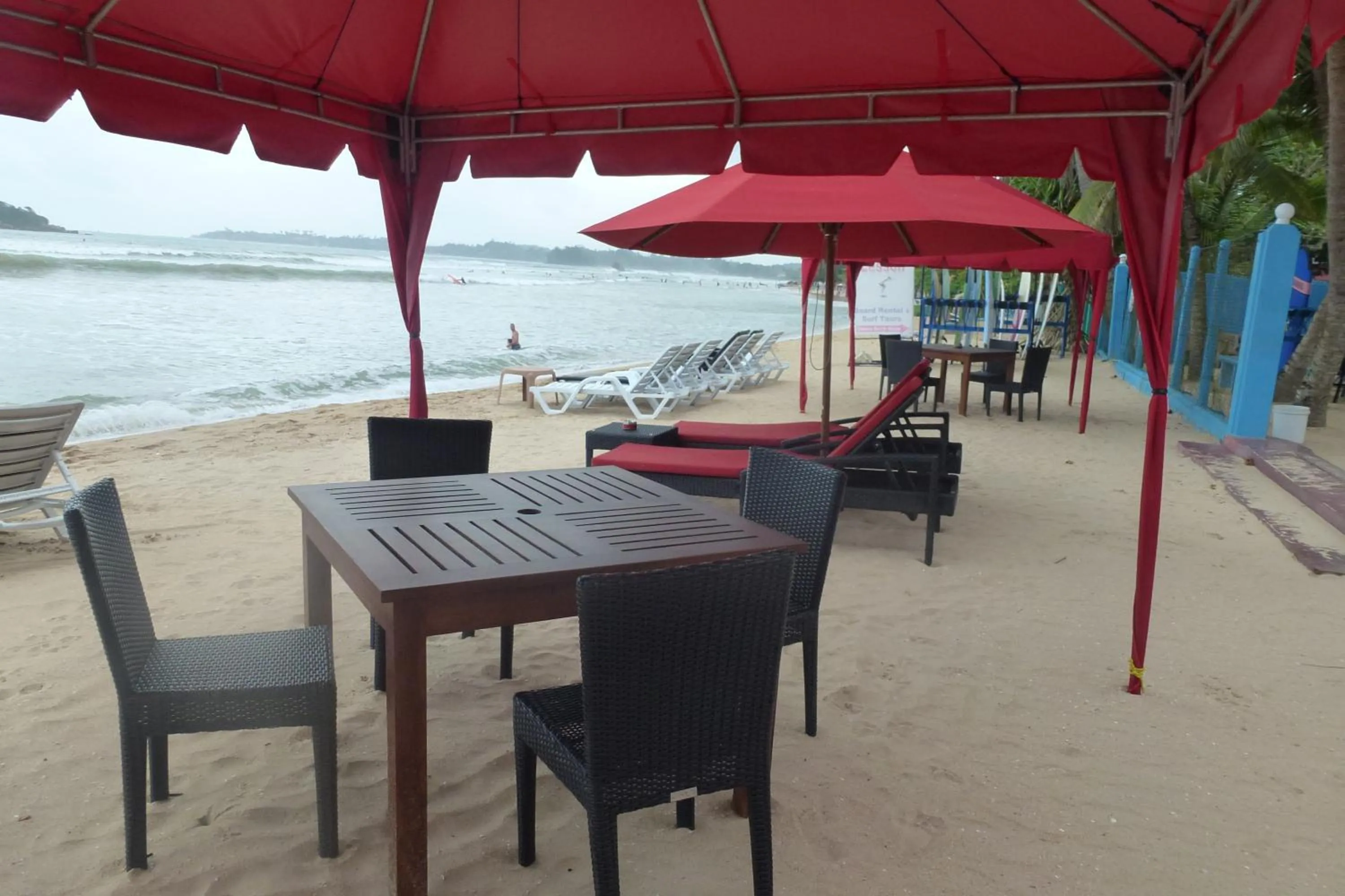 Restaurant/places to eat in Samaru Beach House