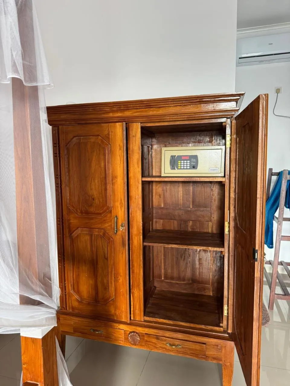 safe in Samaru Beach House