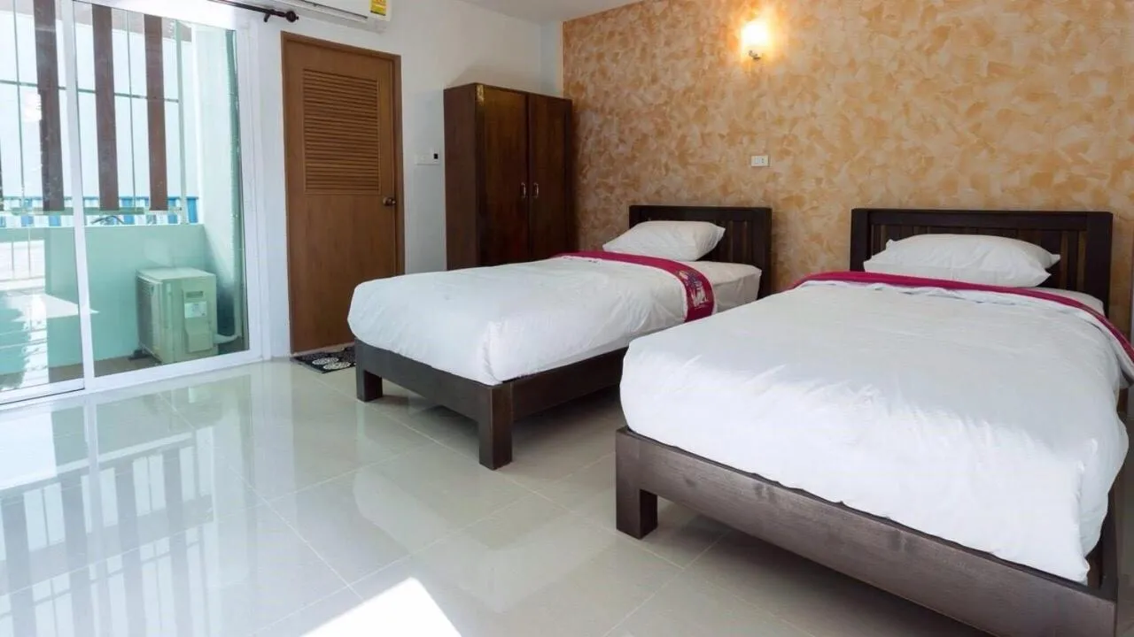 Bedroom, Bed in Benya Hotel โรงแรมเบญญา