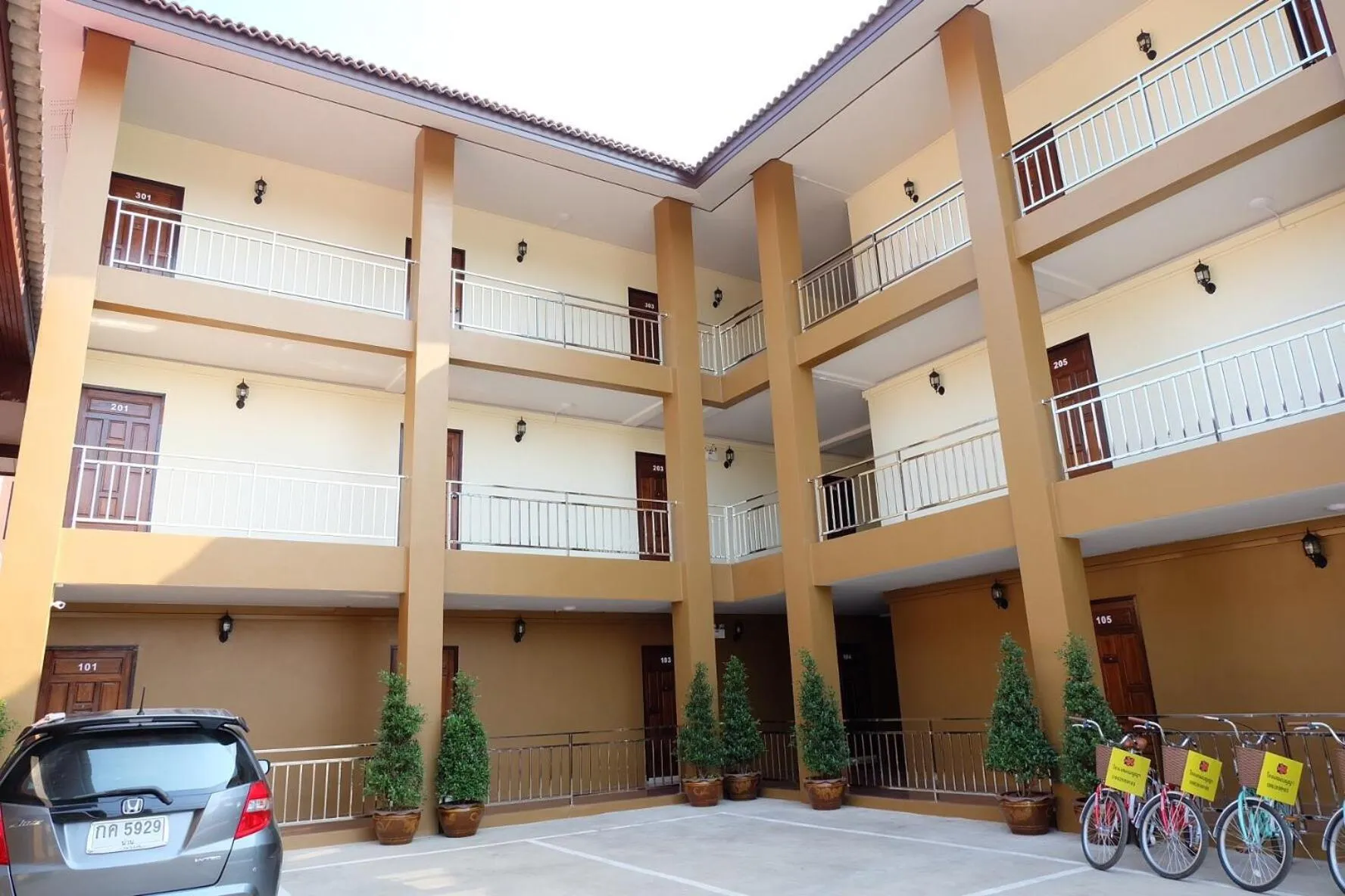 Property building in Benya Hotel โรงแรมเบญญา