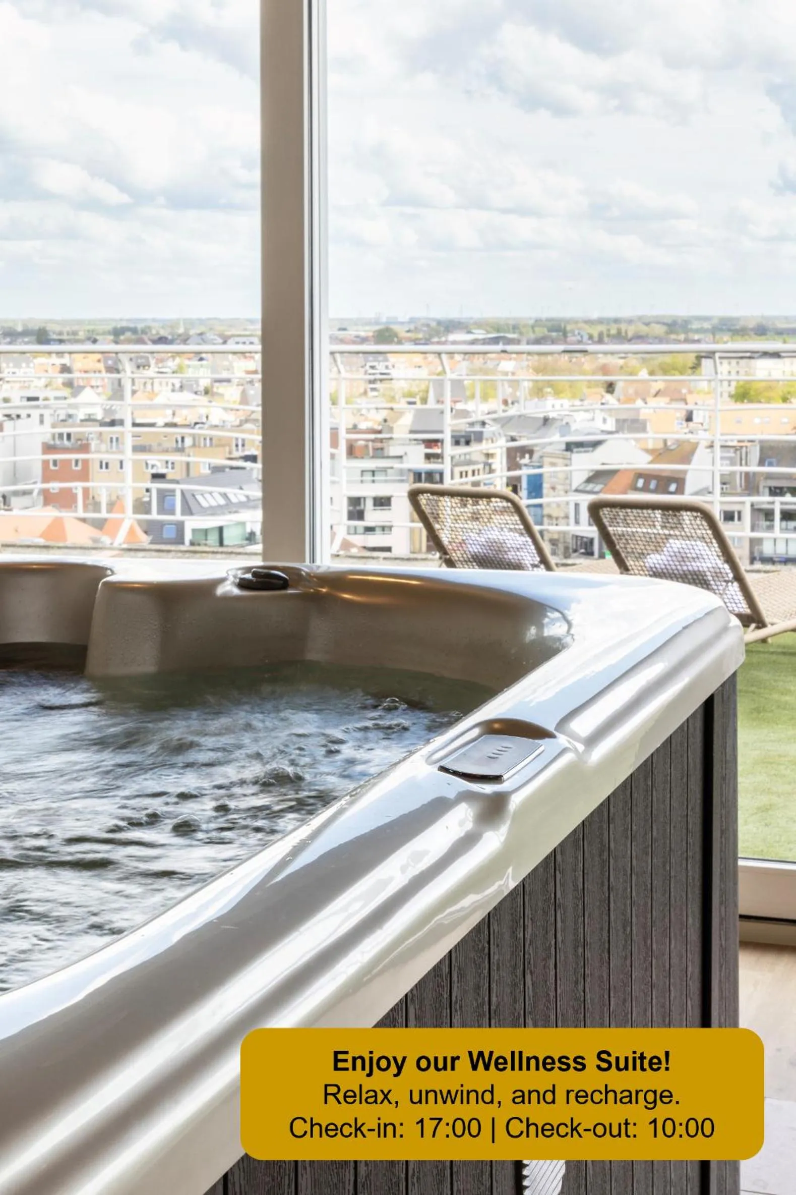 Hot Tub in Hotel Beach Palace by CW Hotel Collection