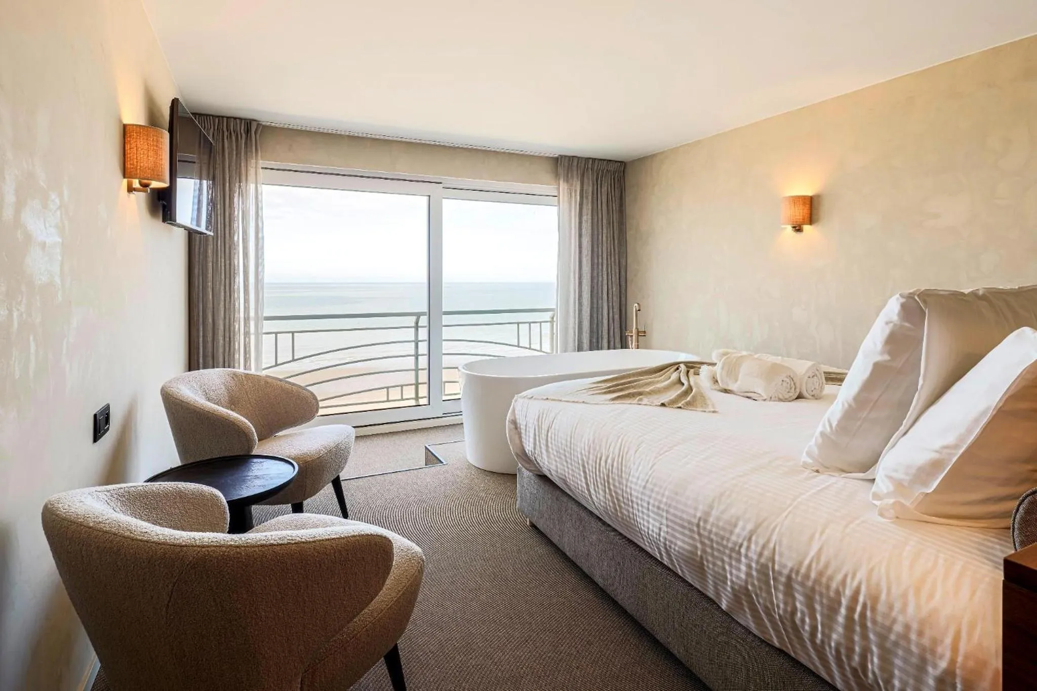 View (from property/room), Bed in Hotel Beach Palace by CW Hotel Collection
