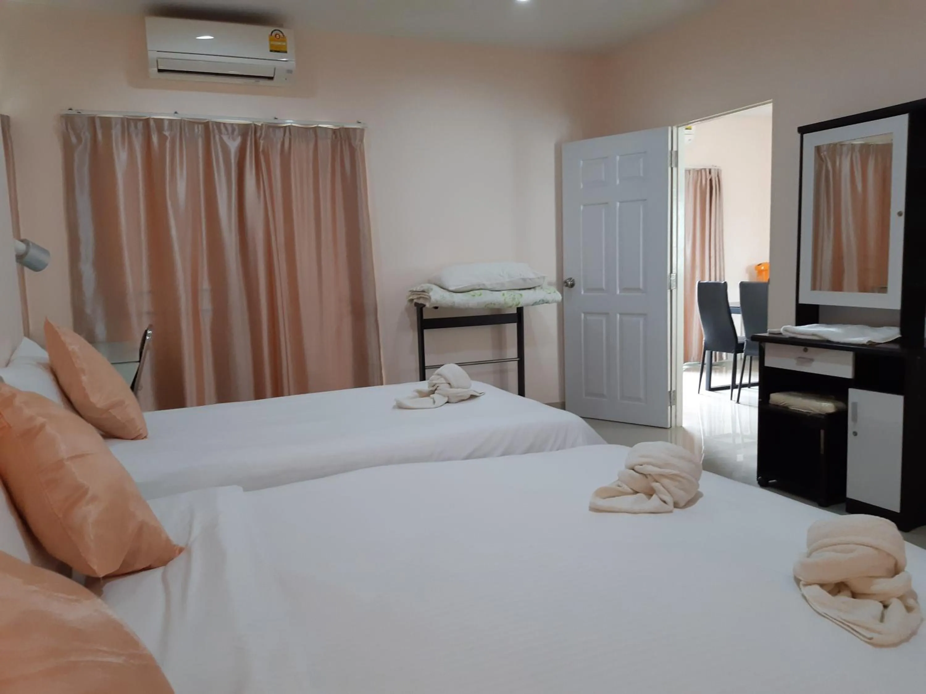 Bedroom, Bed in Connect Apartment