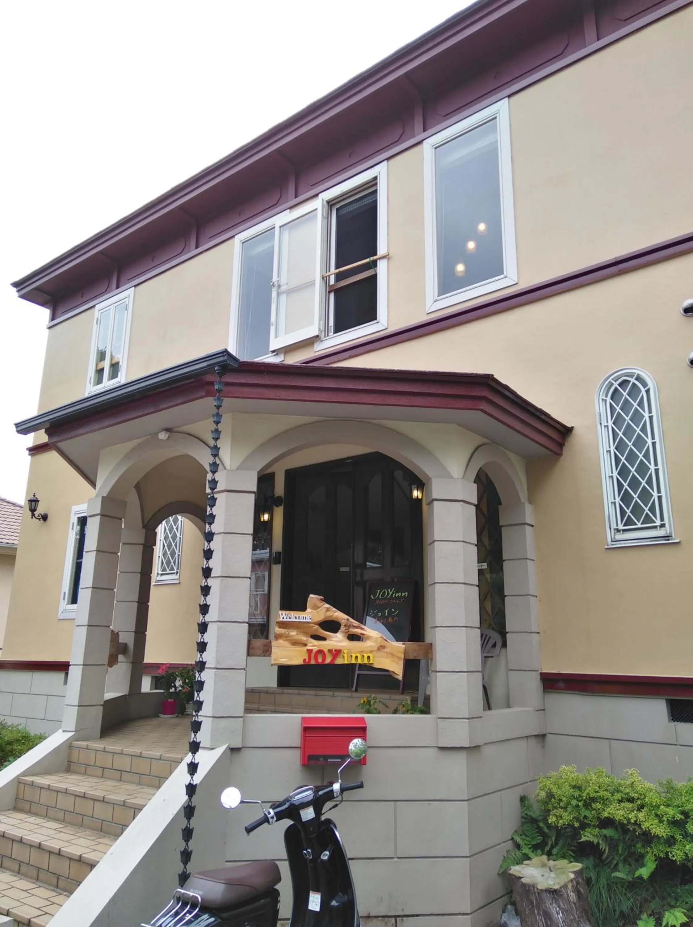 Facade/entrance in JOYinn