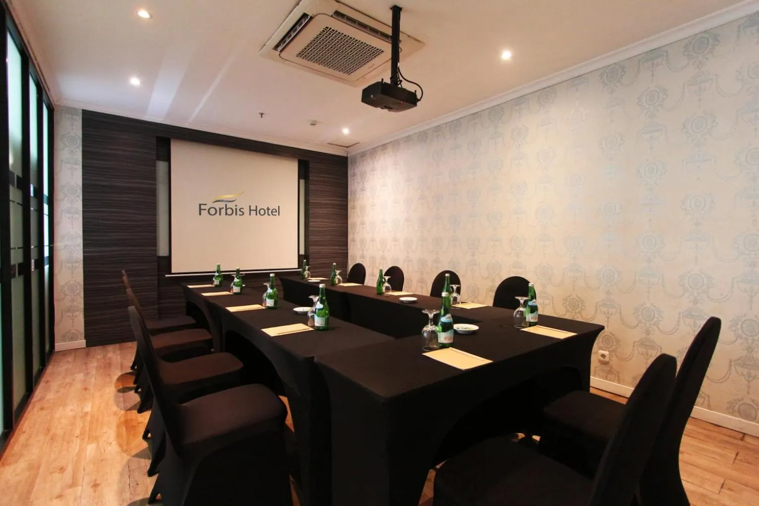 Meeting/conference room in Forbis Hotel