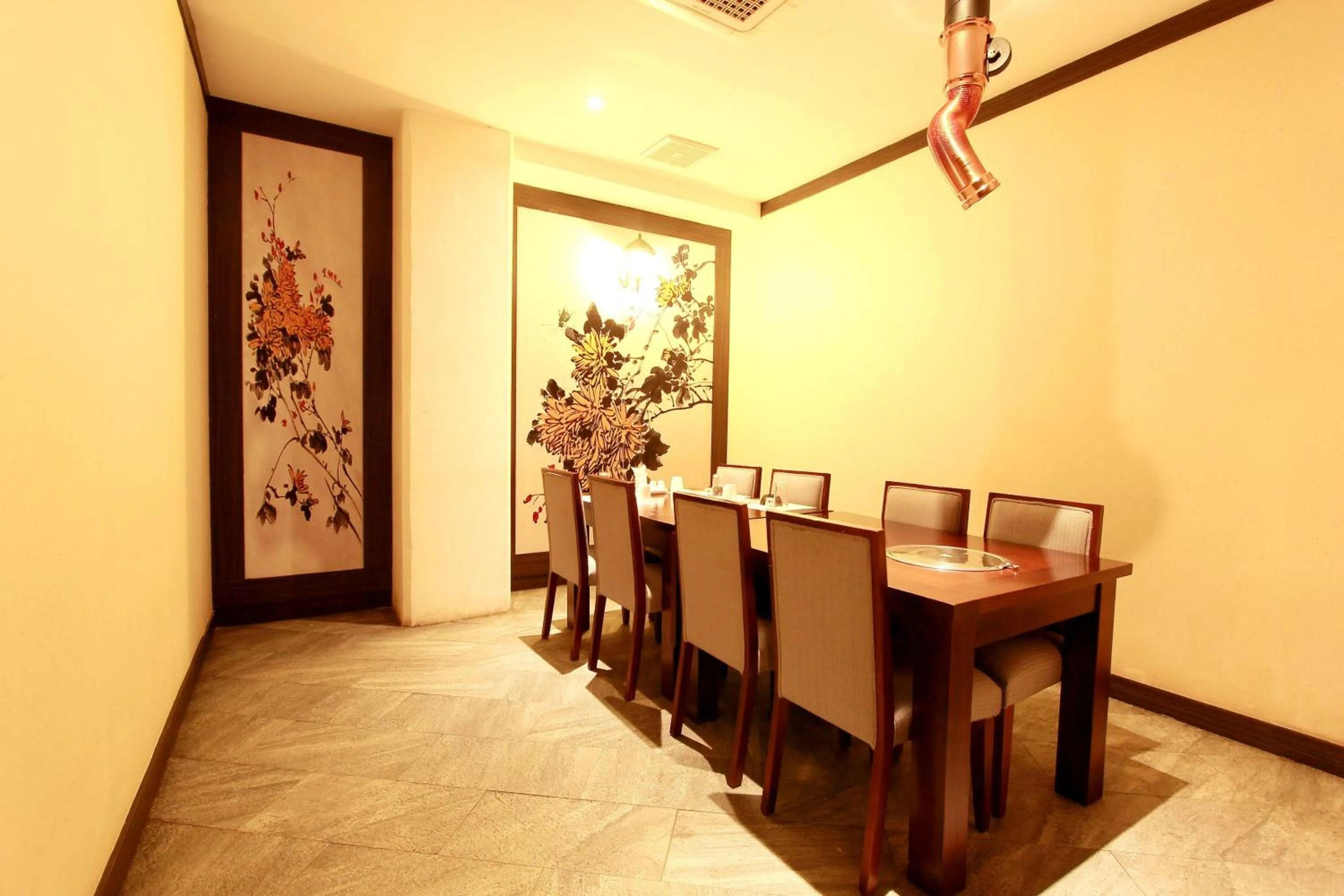 Dining area in Forbis Hotel