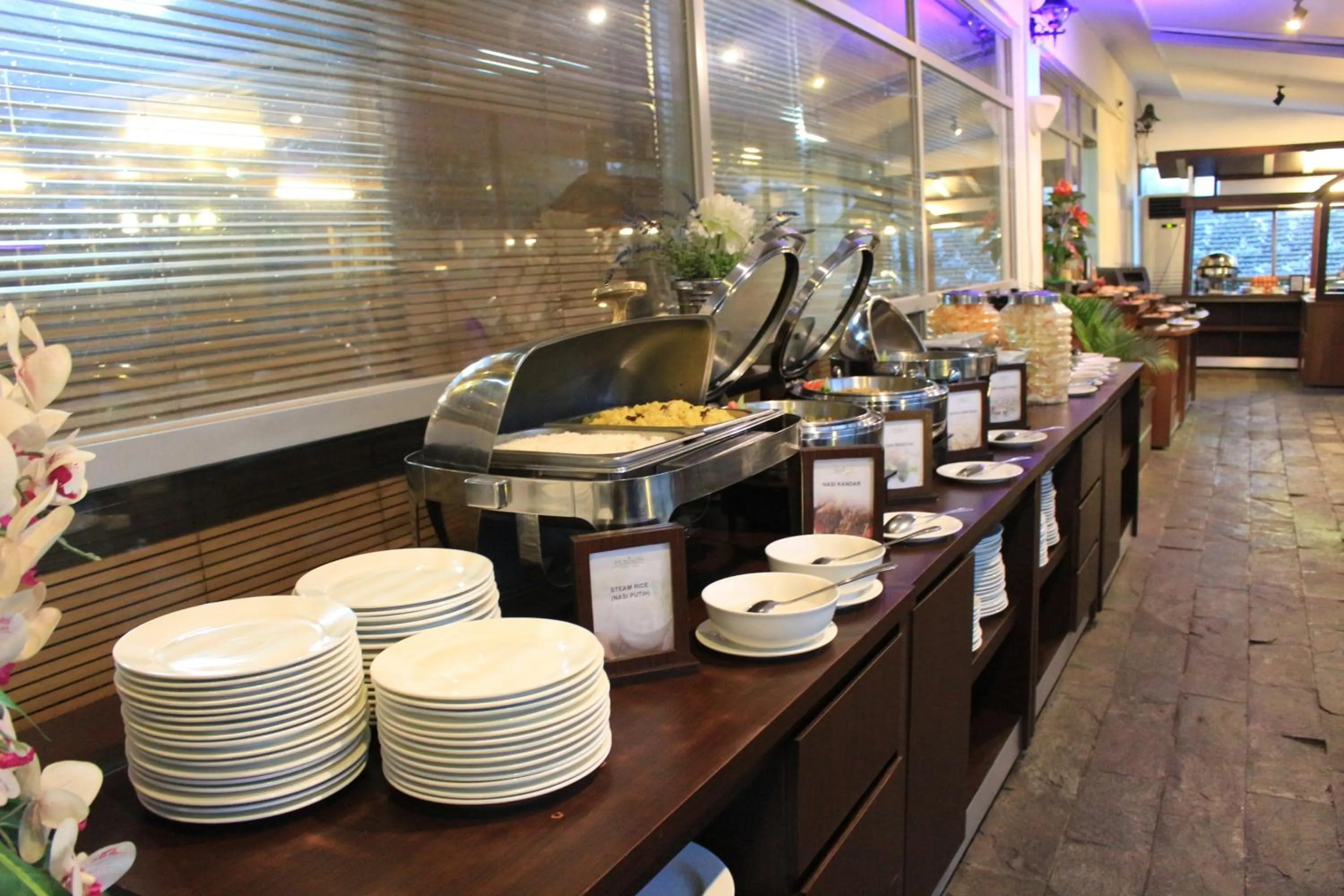 Restaurant/places to eat in Forbis Hotel