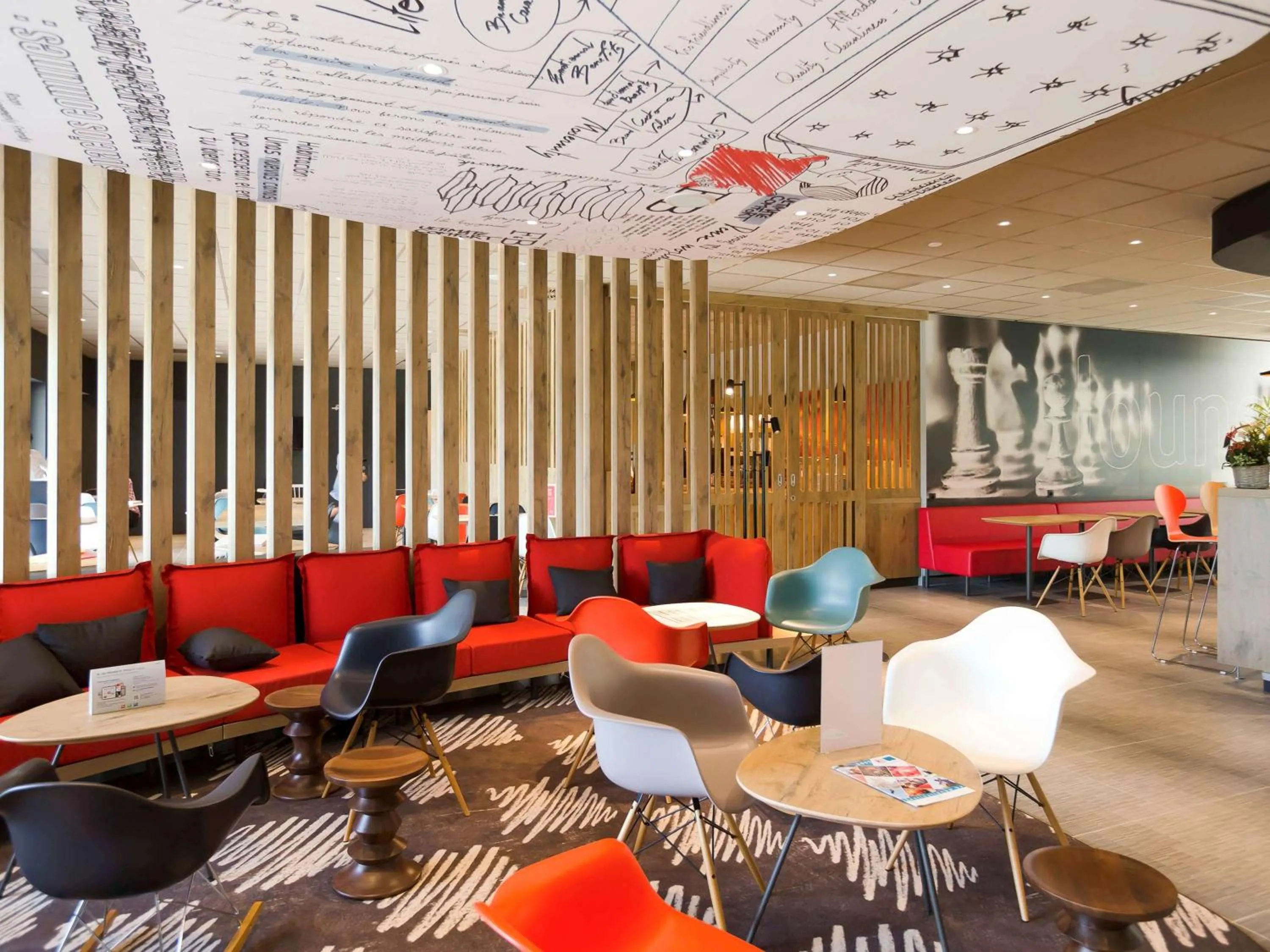 Lounge or bar in Ibis Wavre Brussels East