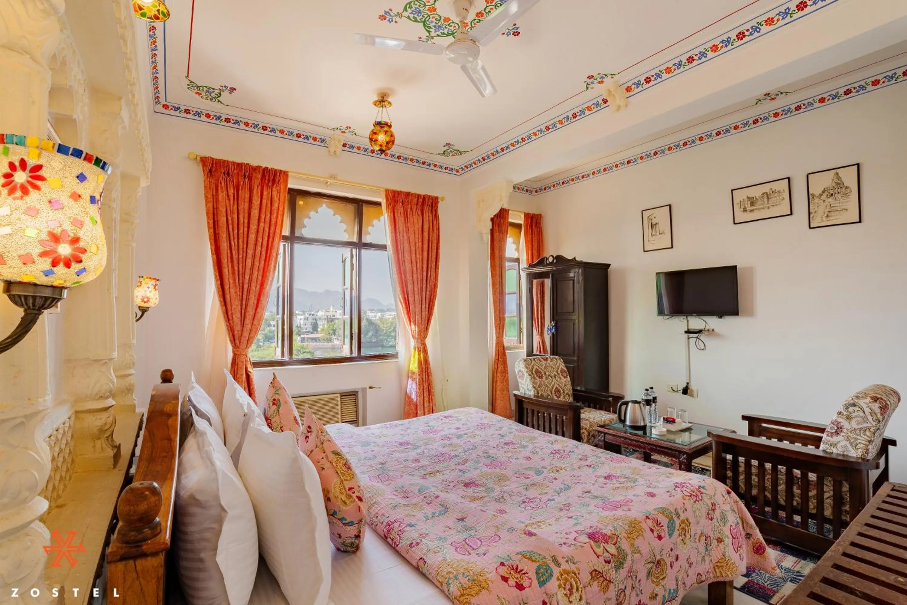 Bed in Zostel Udaipur