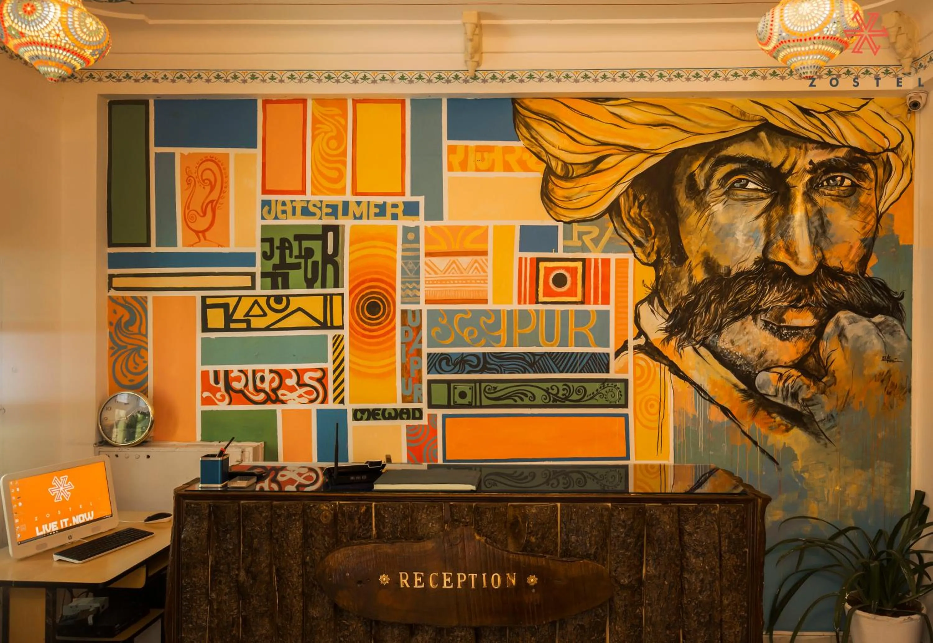 Lobby or reception in Zostel Udaipur
