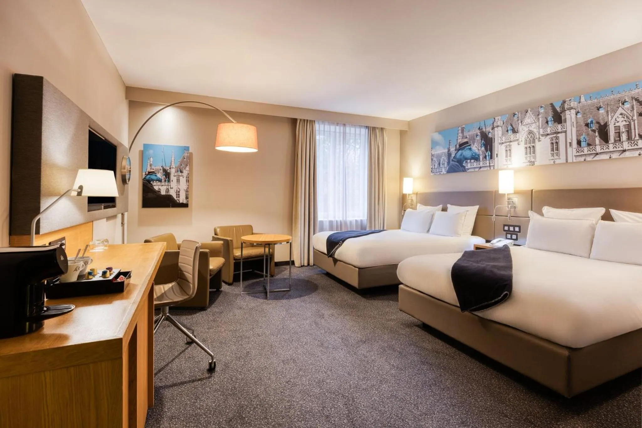 Photo of the whole room, Bed in Crowne Plaza Hotel Brugge by IHG