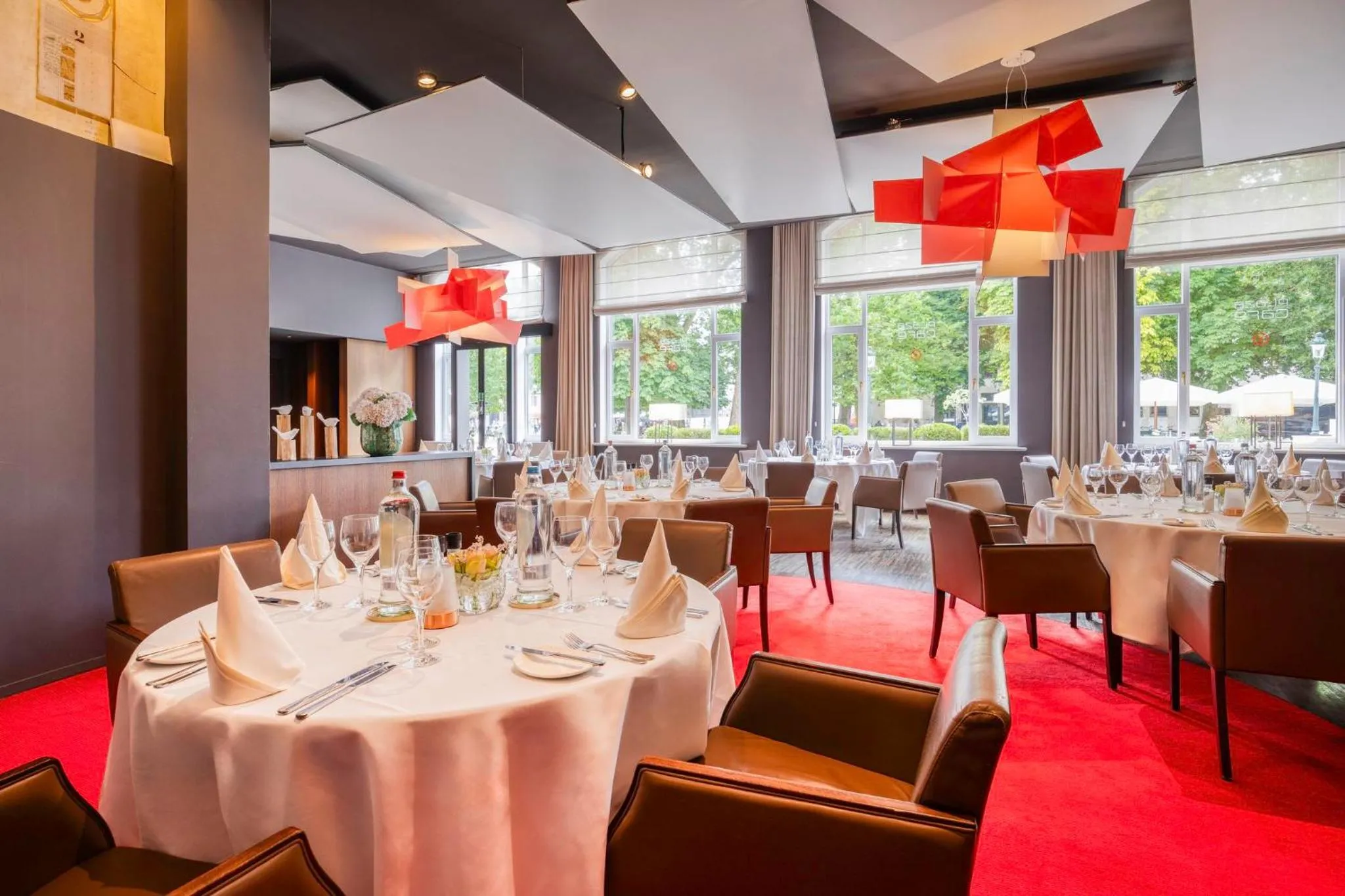 Restaurant/places to eat in Crowne Plaza Hotel Brugge by IHG