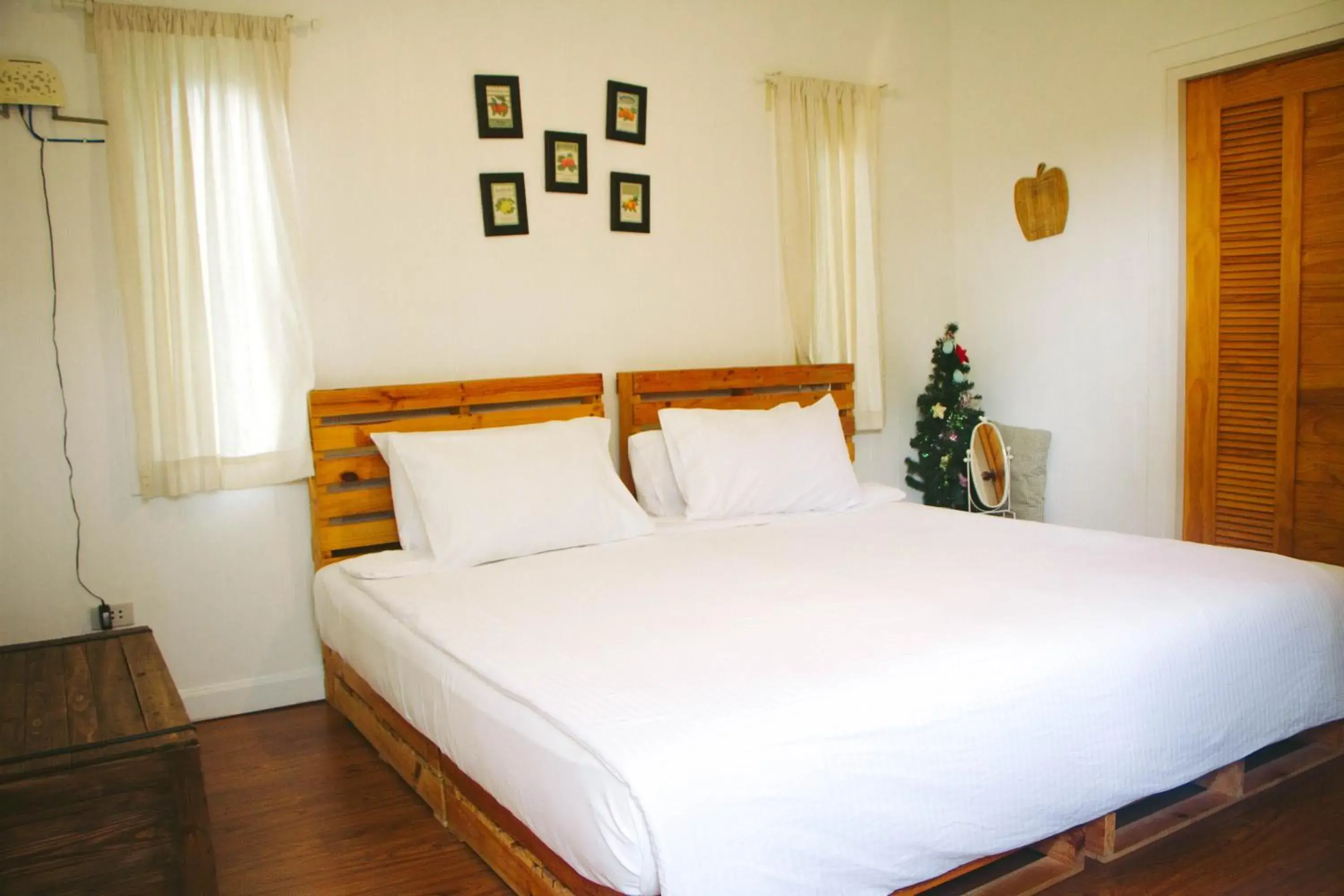 Double or Twin Room with Mountain View in Terrua Main Ten Villa Garden Double or Twin Room with Mountain View in Terrua Main Ten Villa Garden