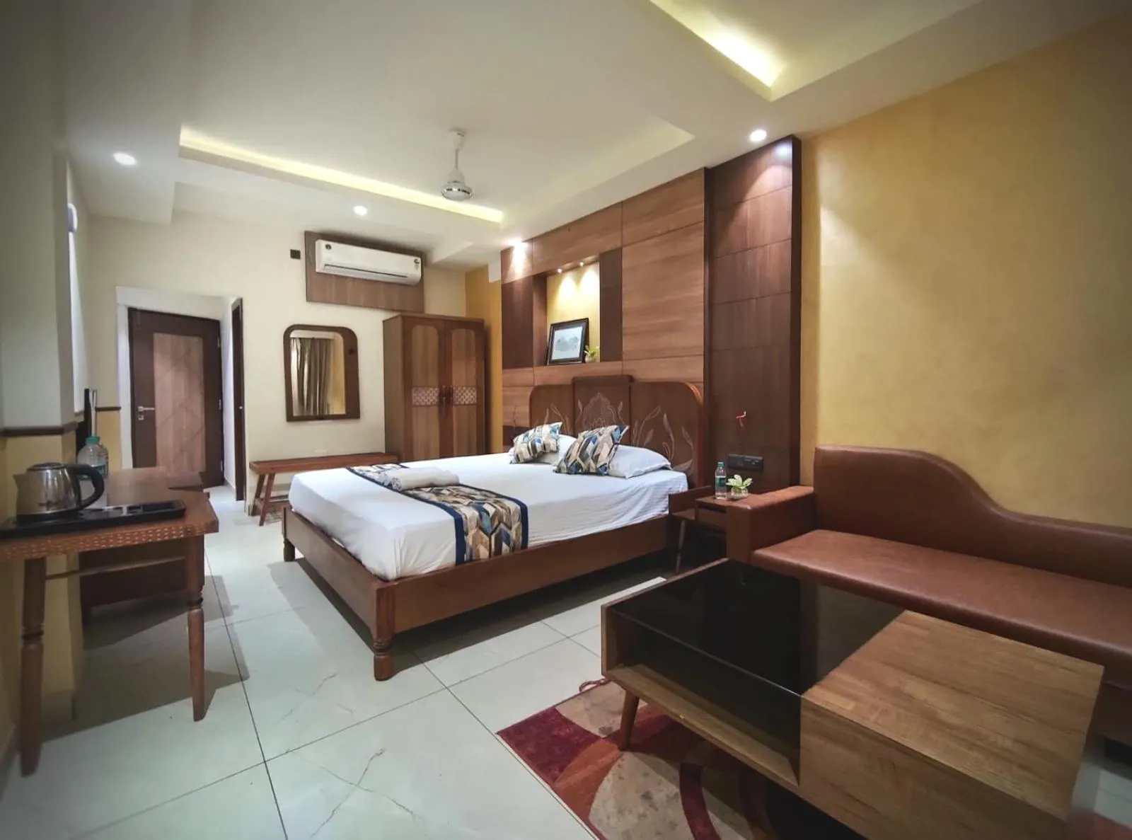 Bed in Hotel Sonar Bangla Tarapith