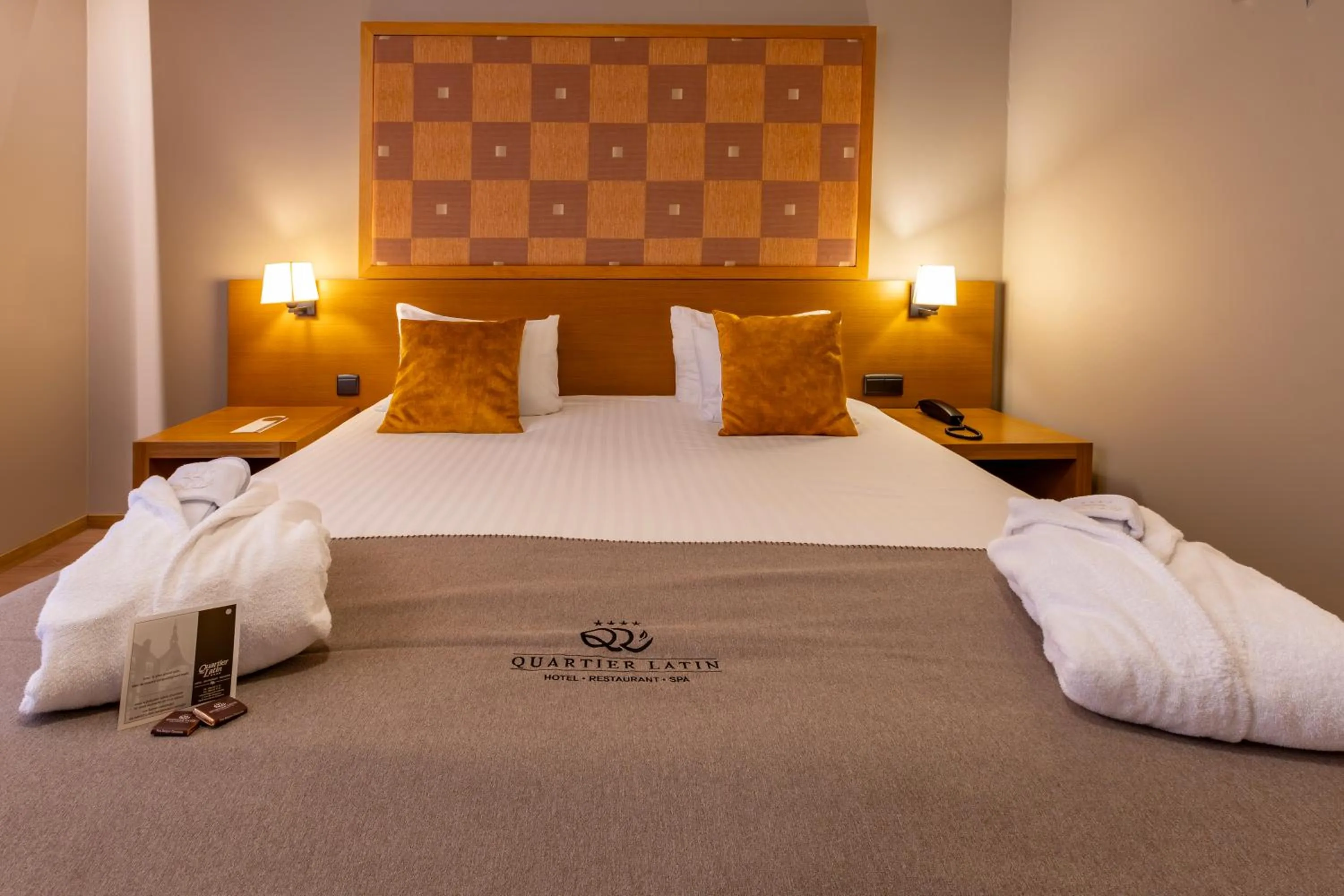 Bed in Hotel Quartier Latin